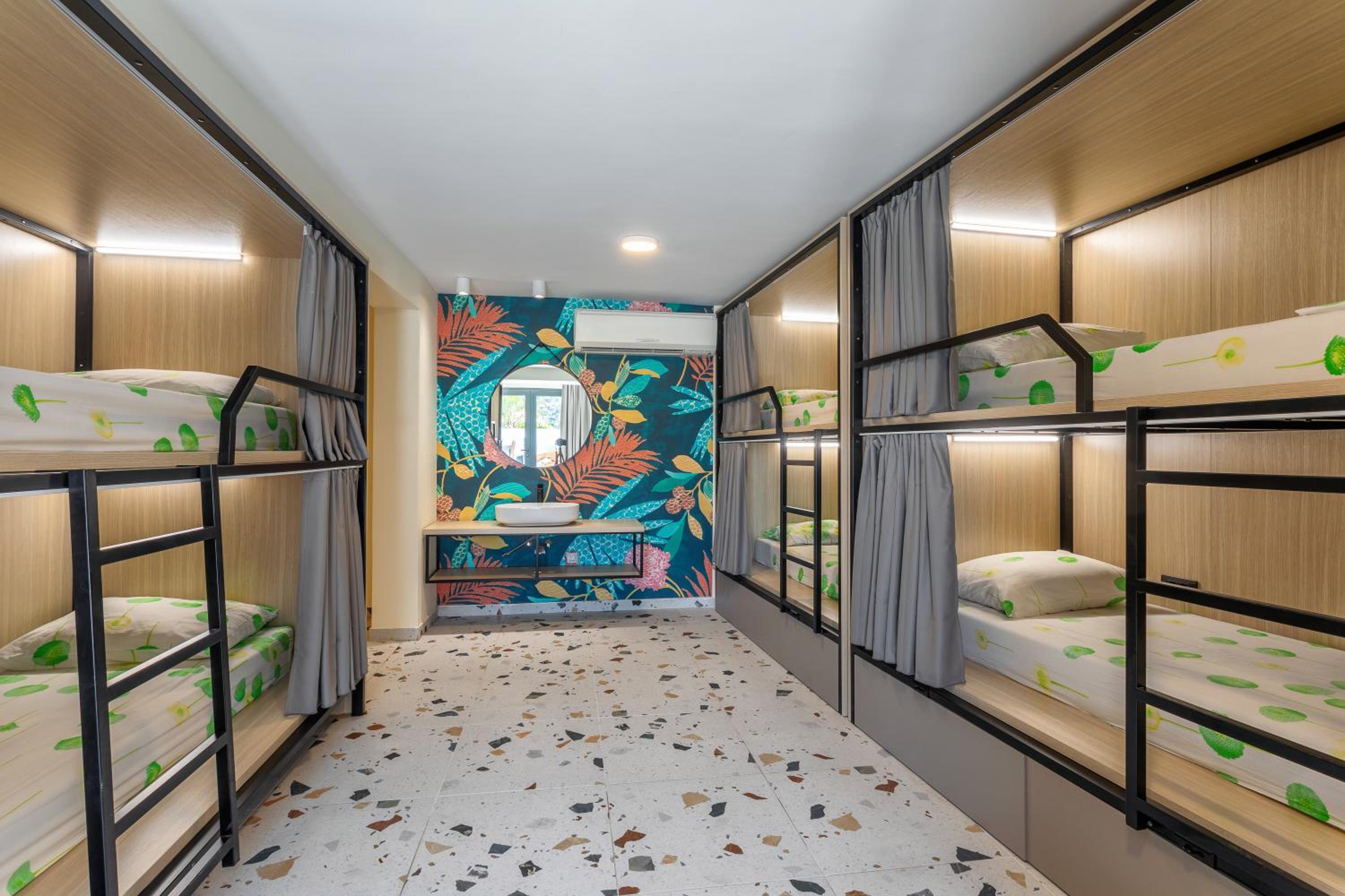 Bed in 8-Bed Mixed Dormitory Room photo 2