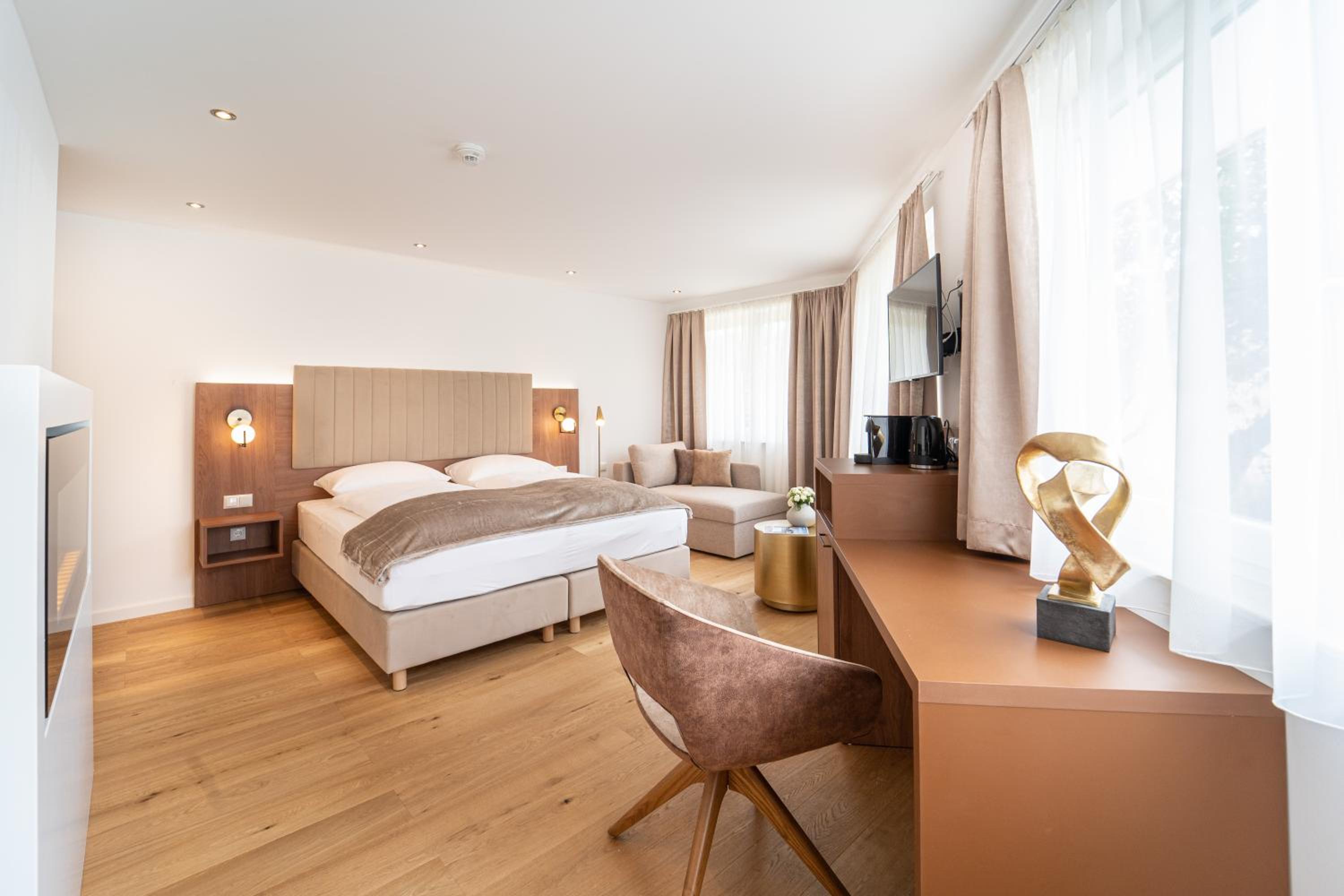 Deluxe double room with electric fireplace - Photo 1