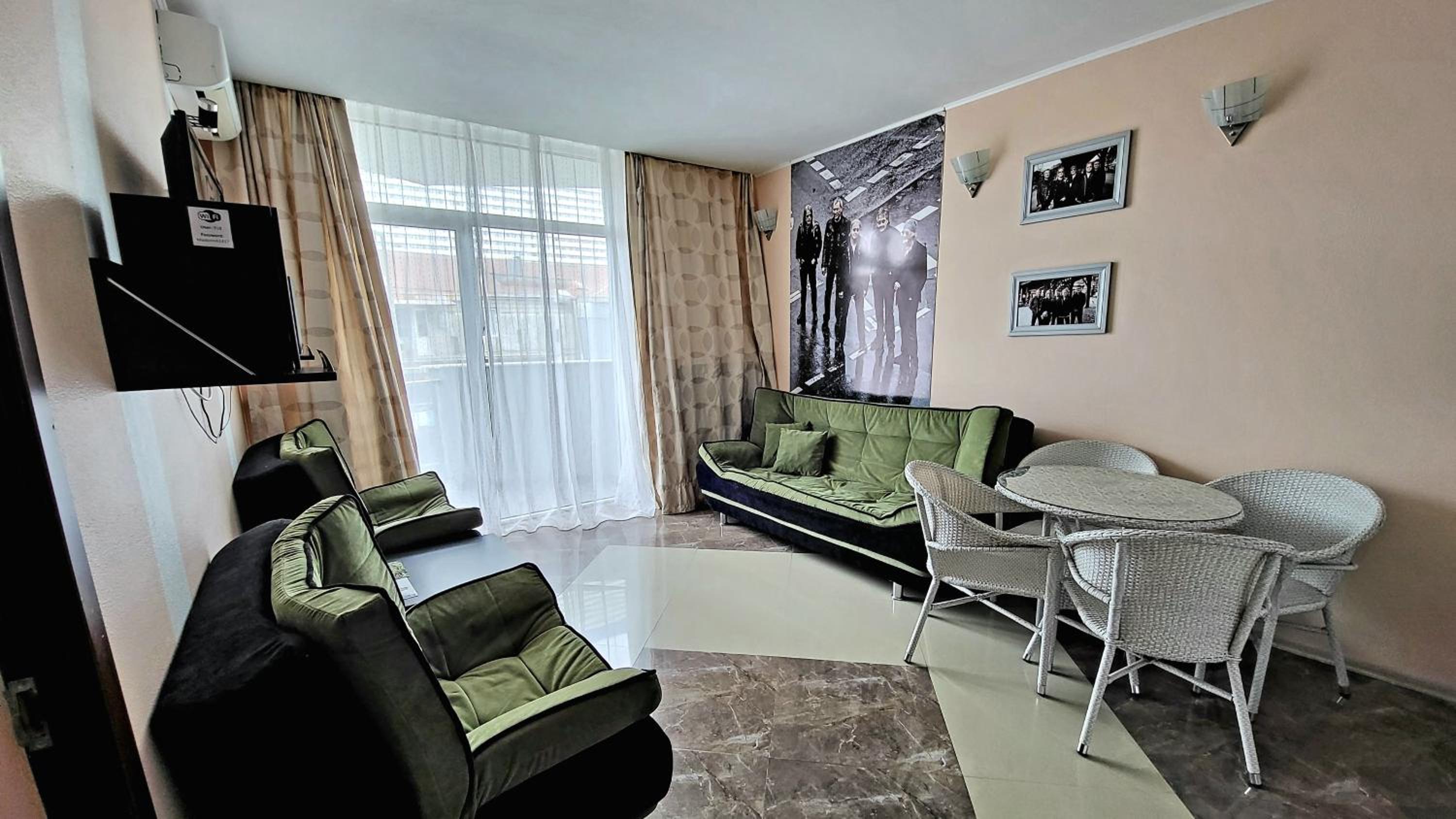 One-Bedroom Apartment with Balcony photo 1