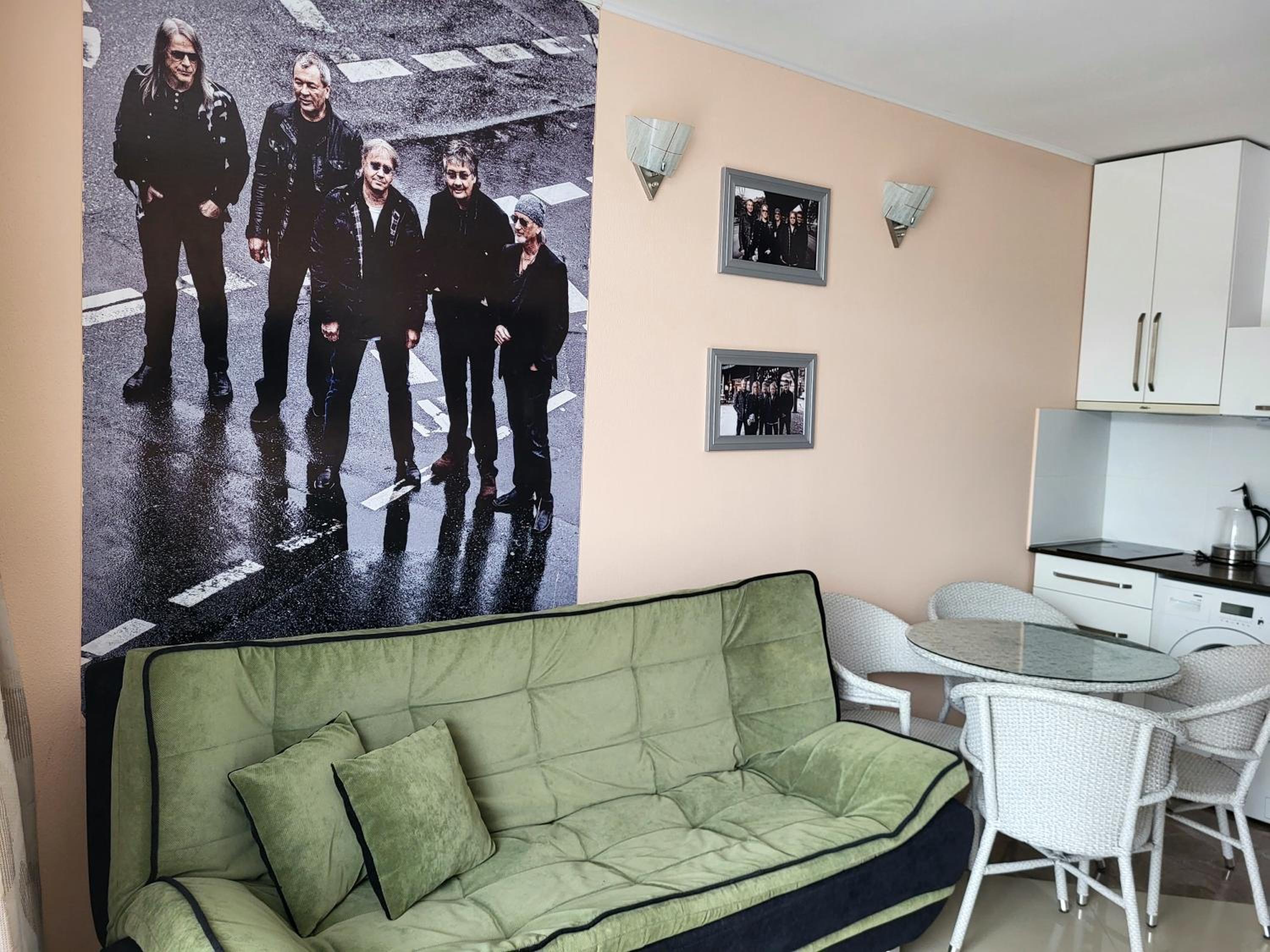 One-Bedroom Apartment with Balcony photo 2