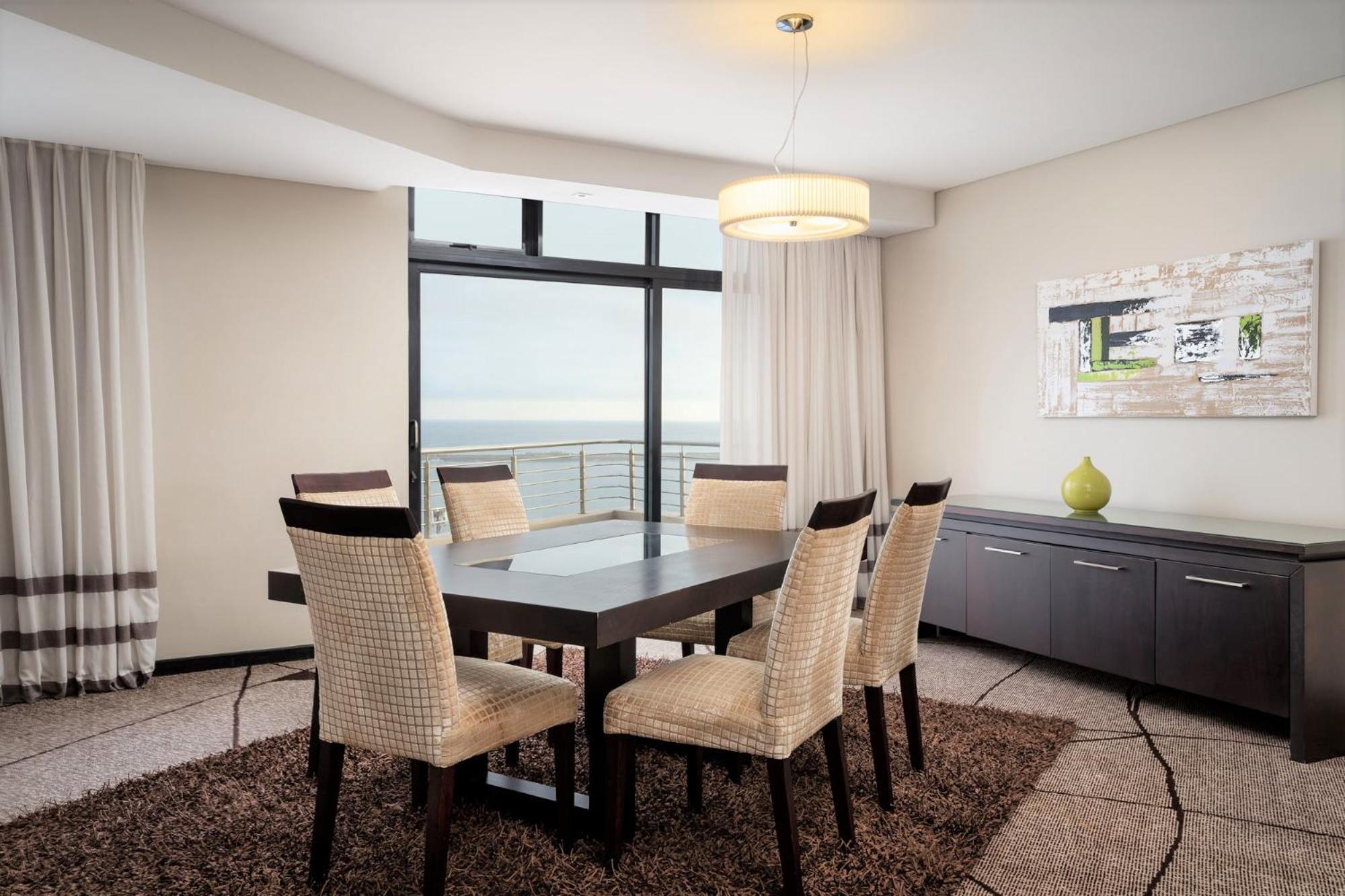 Premier Suite - Photo 3