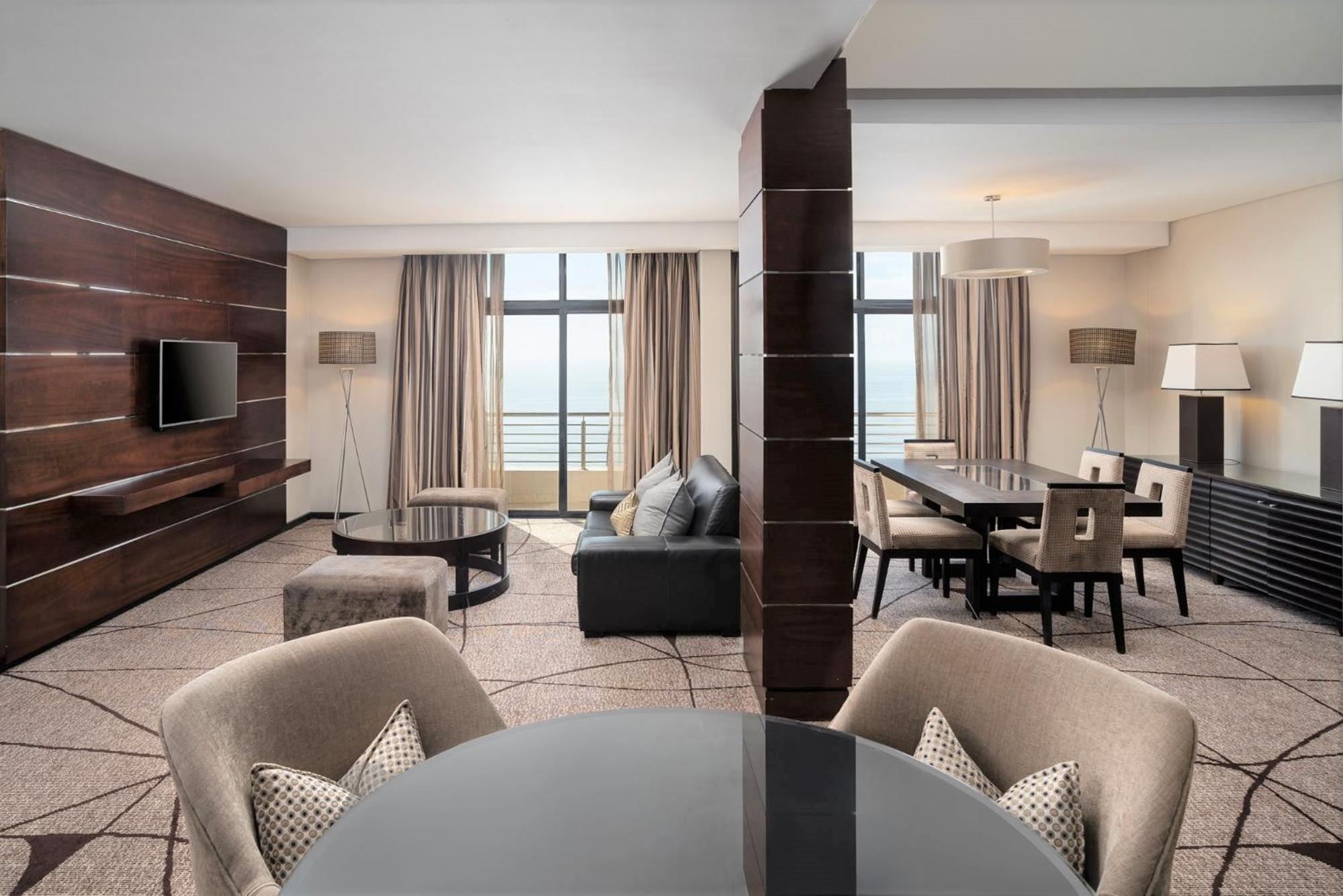 Premier Suite - Photo 2