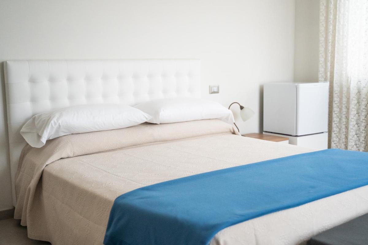 Double Room with Private Bathroom photo 2