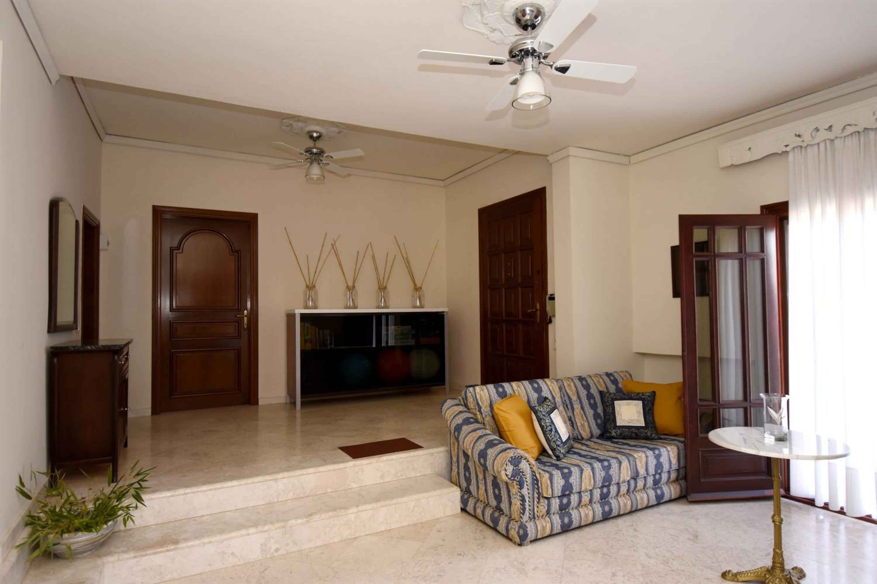 Villa photo 3