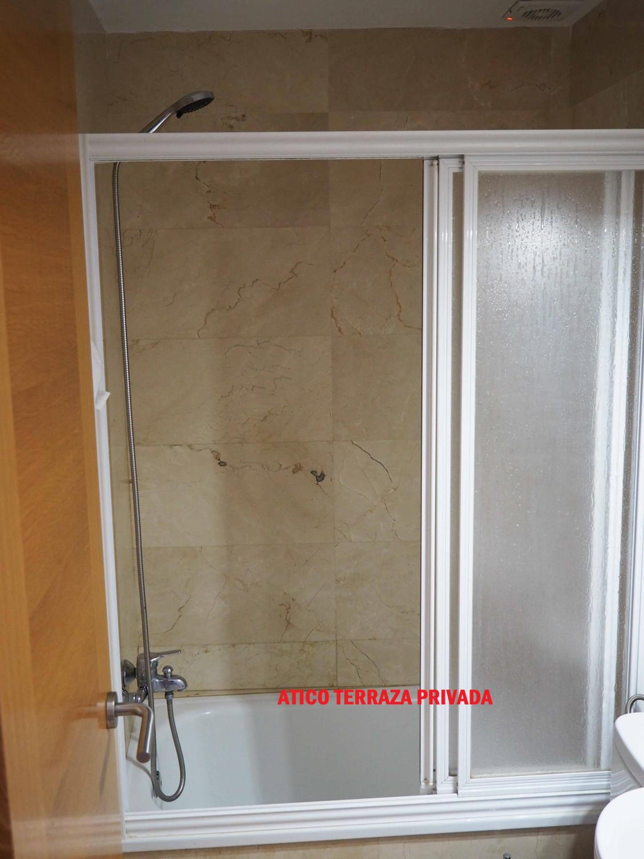 Penthouse Apartment - Photo 22