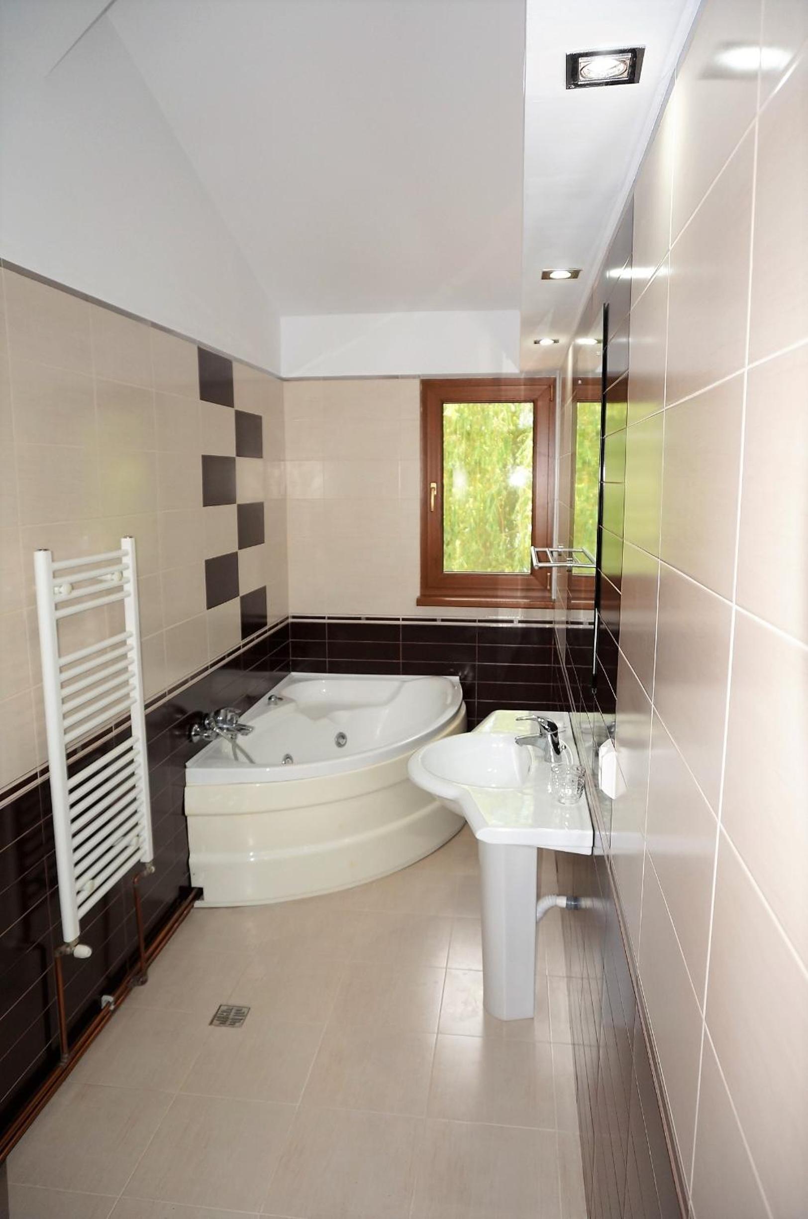King Room with Spa Bath - Photo 2
