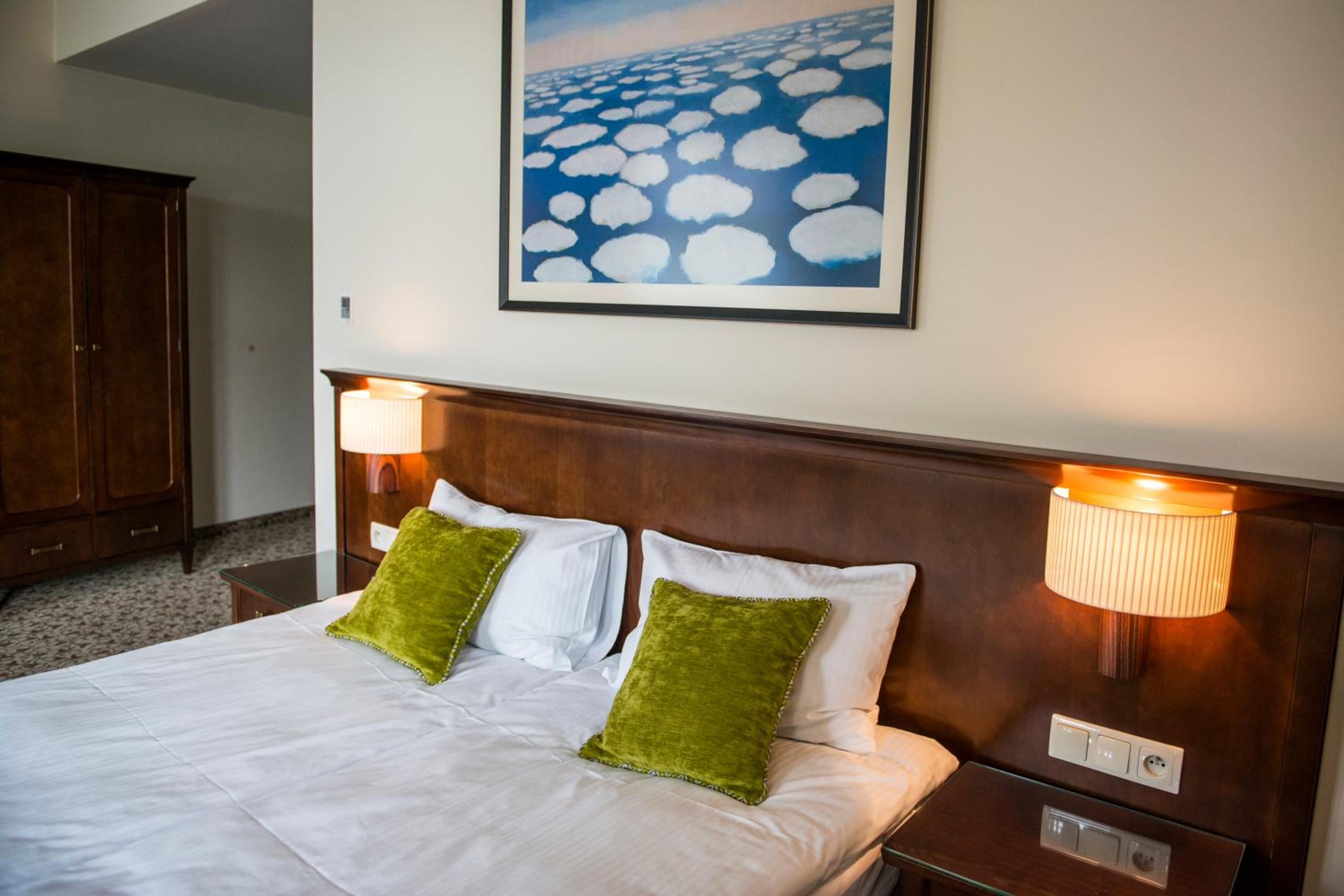 Double Room with Balcony - Photo 4