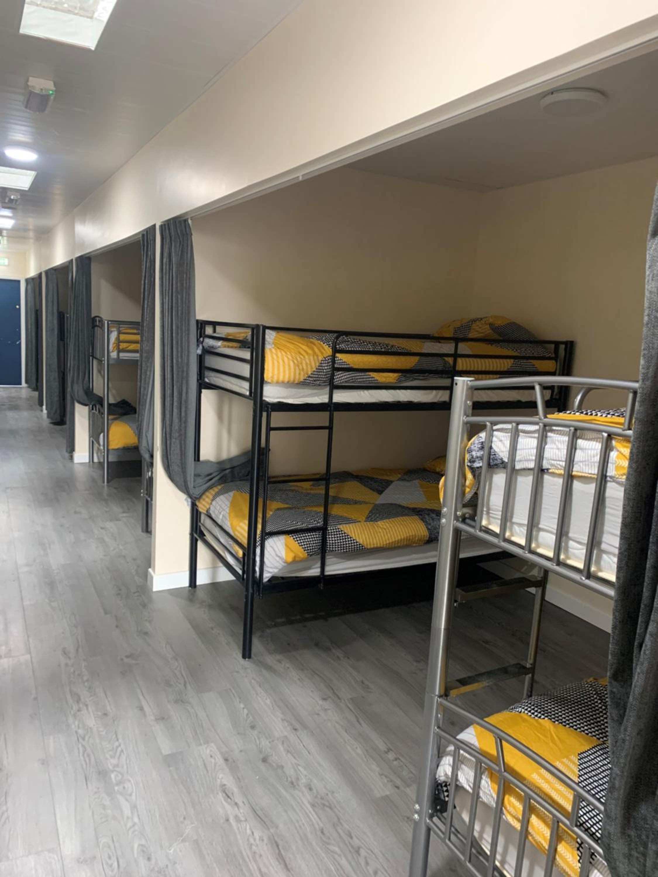 8-Bed Mixed Dormitory Room photo 3