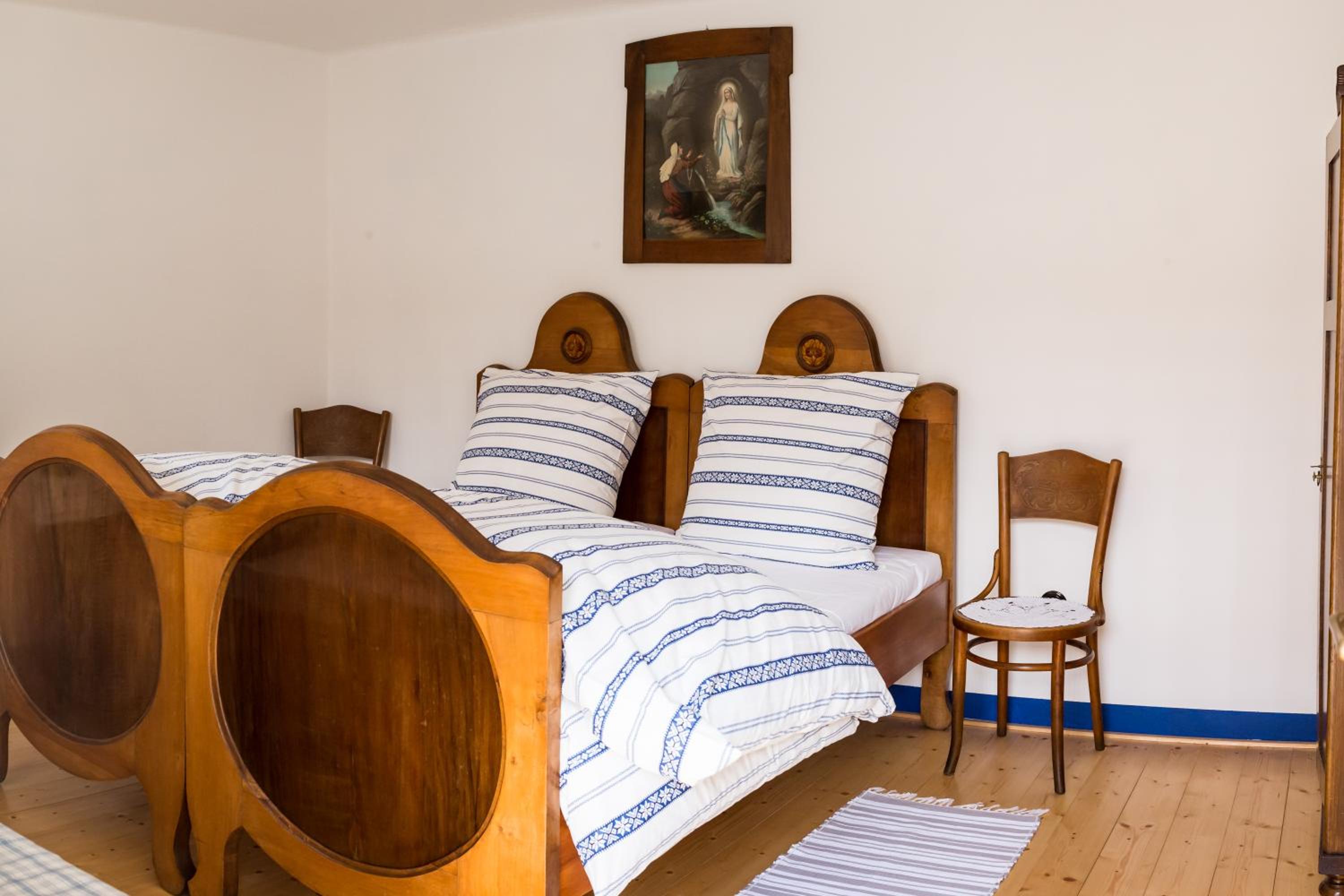 Deluxe Double Room with Bath - Photo 1