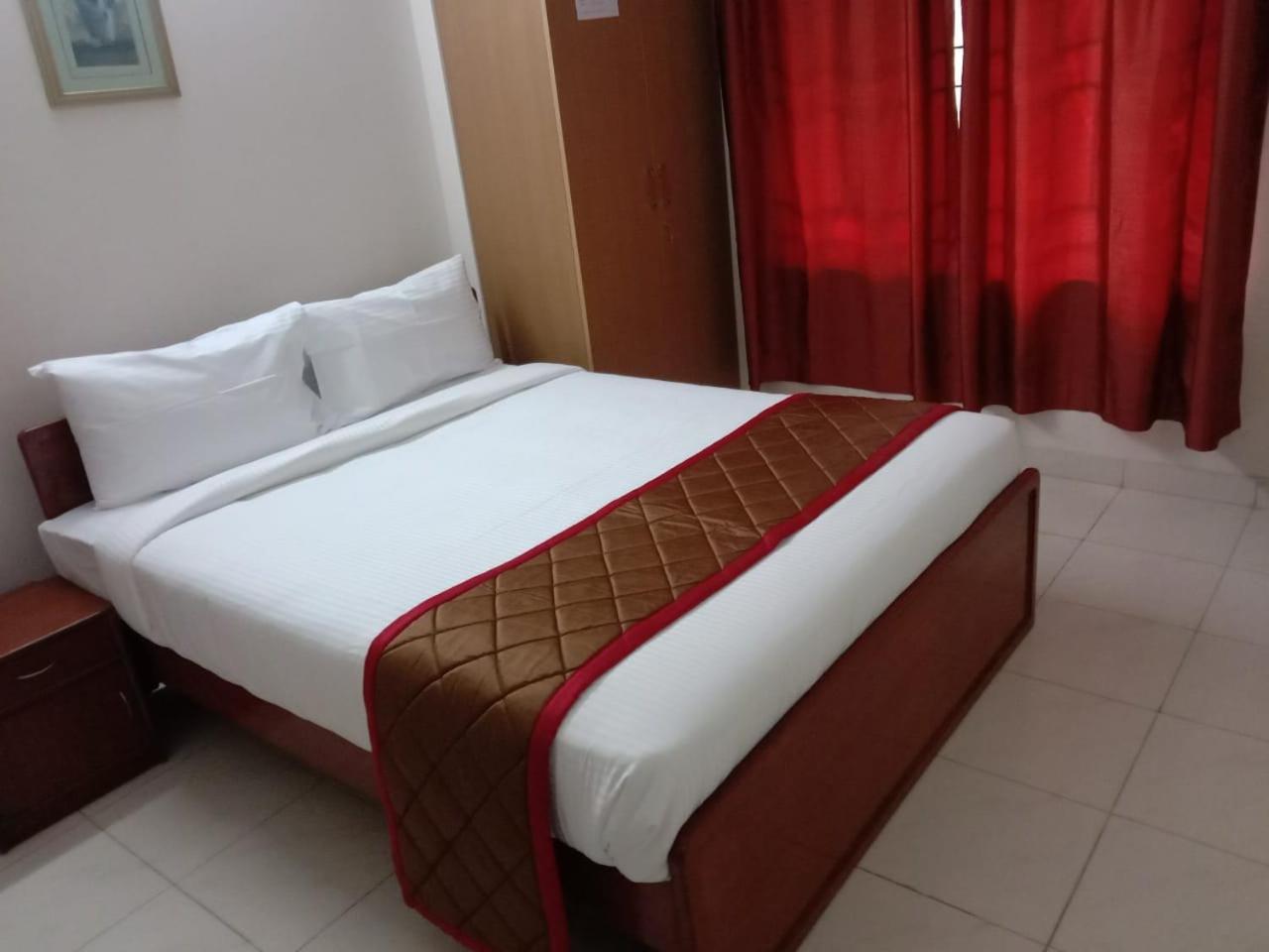 Deluxe Queen Room - Photo 3