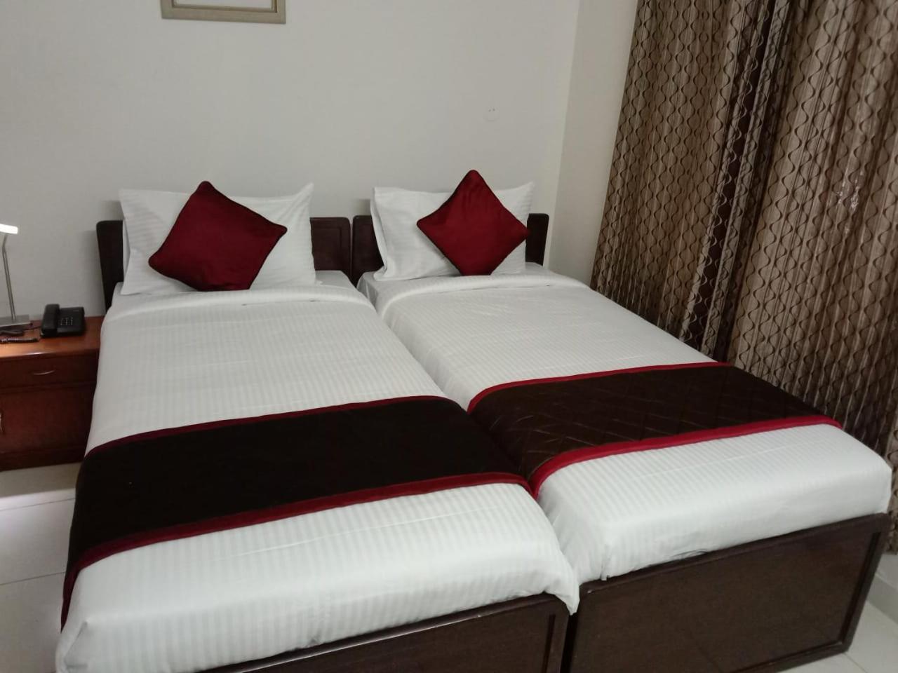 Deluxe Queen Room - Photo 4