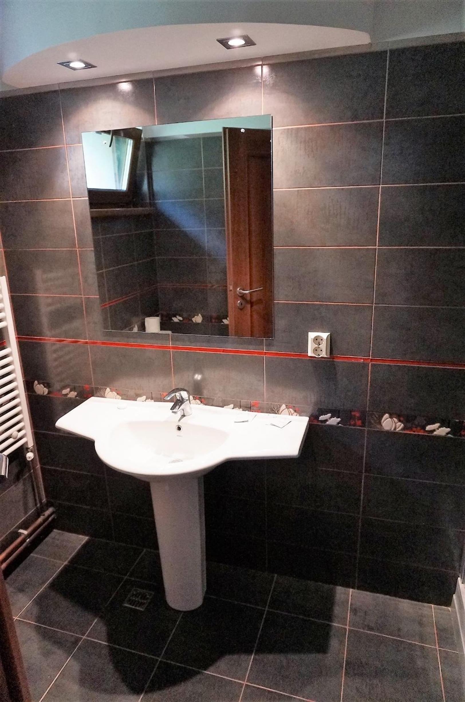 Double Room with Private Bathroom - Photo 4