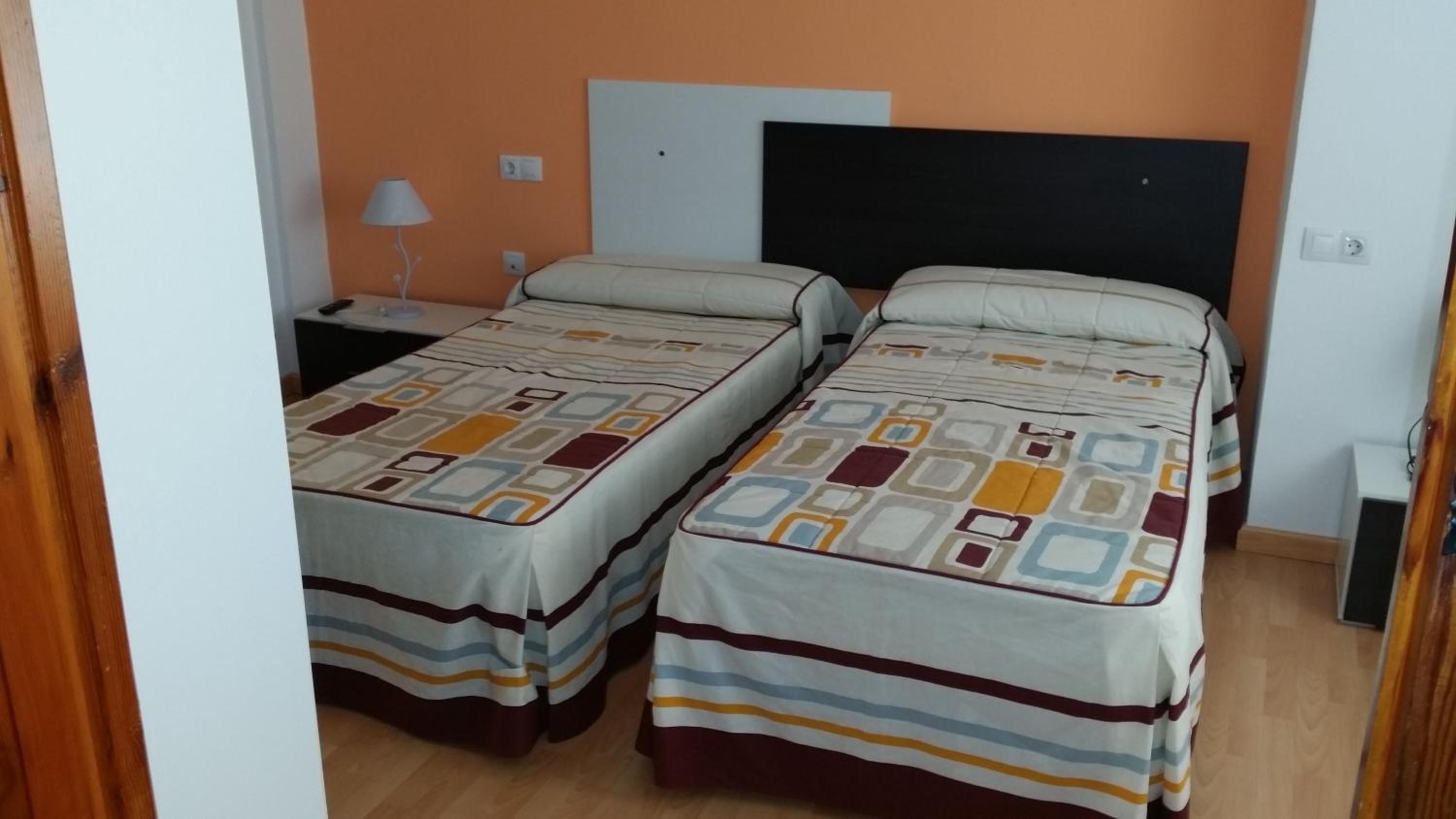 Double or Twin Room - Photo 5