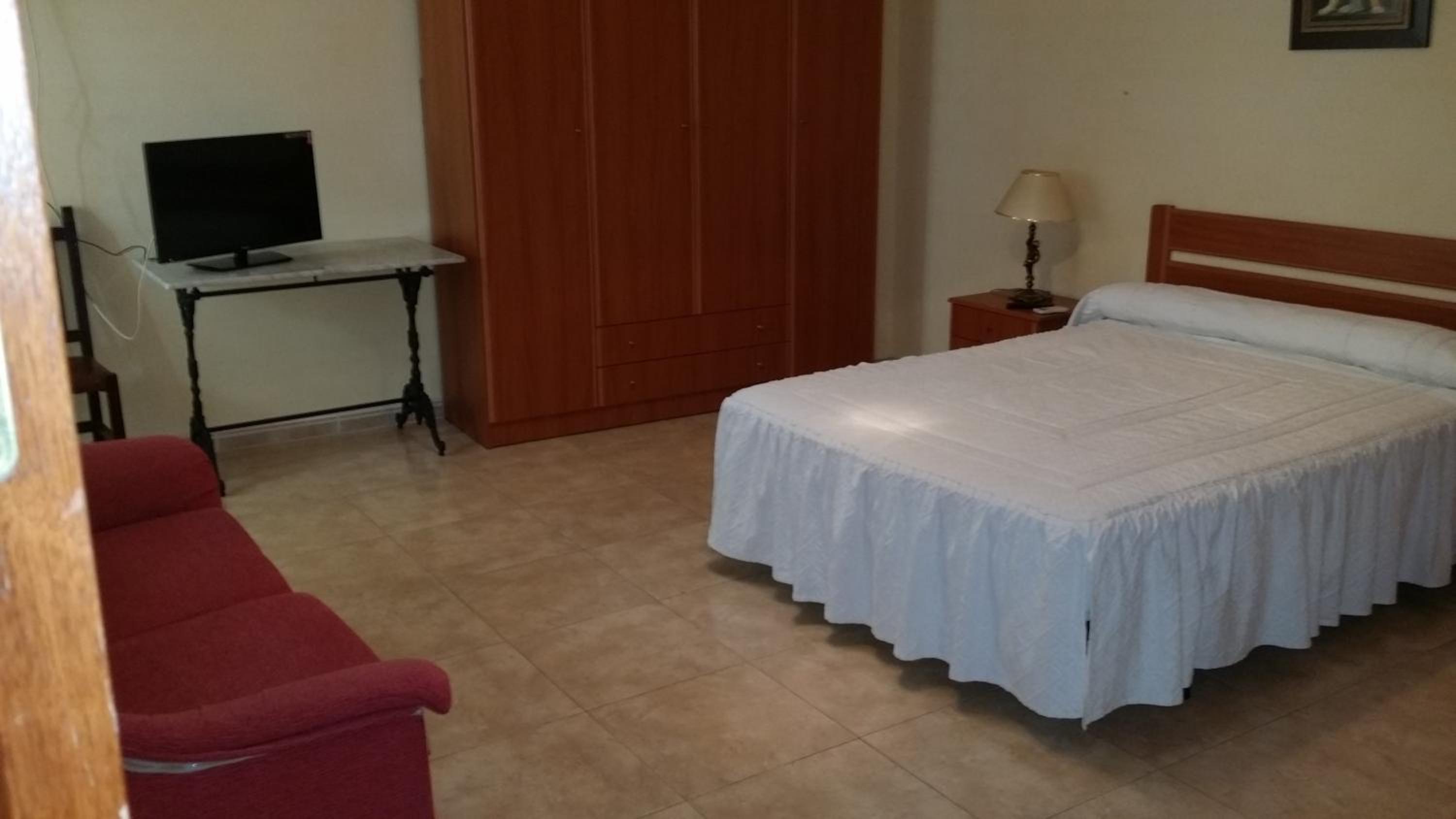 Double or Twin Room - Photo 10