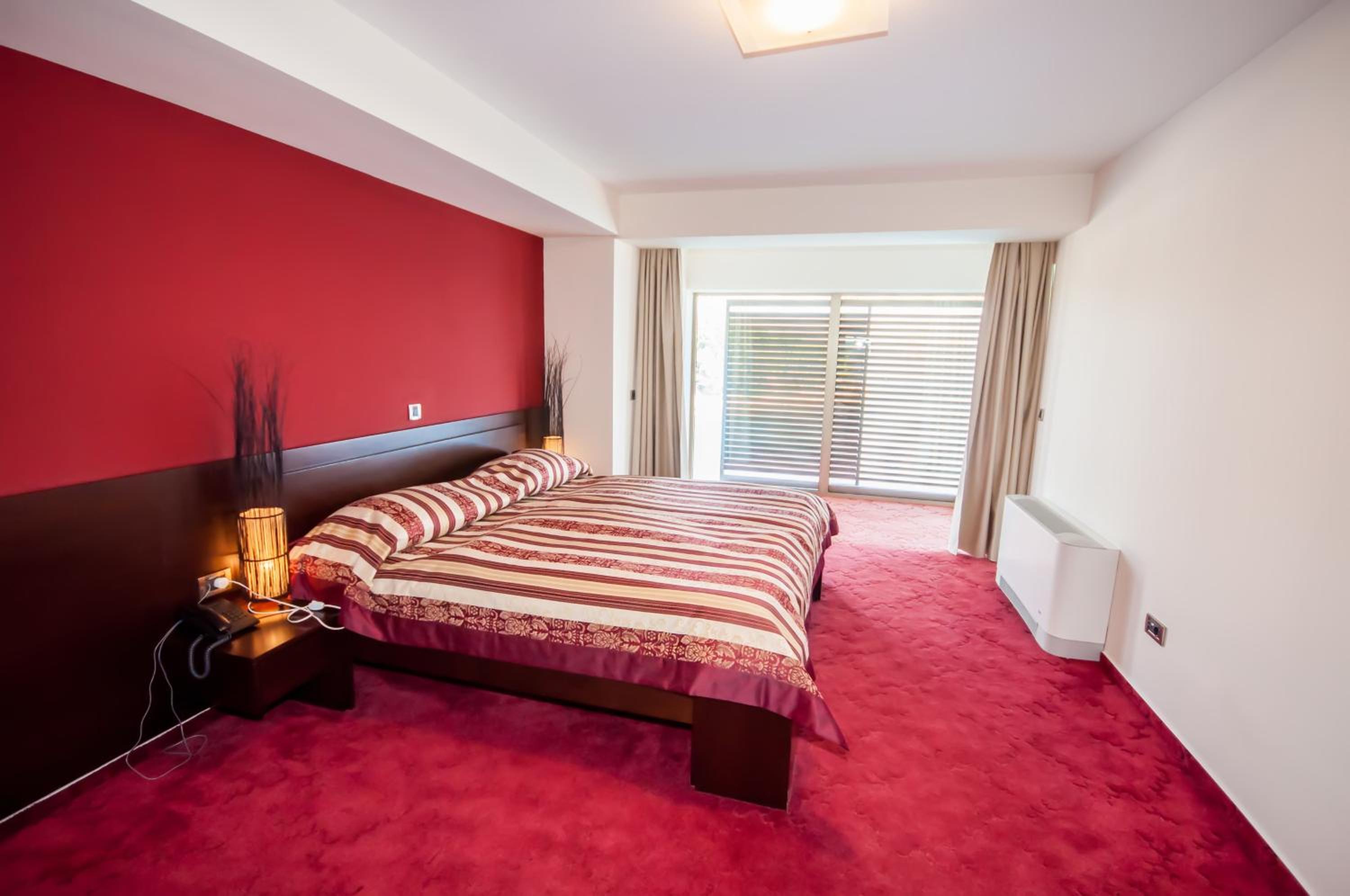 Two-Bedroom Suite with Balcony and Sea View photo 1
