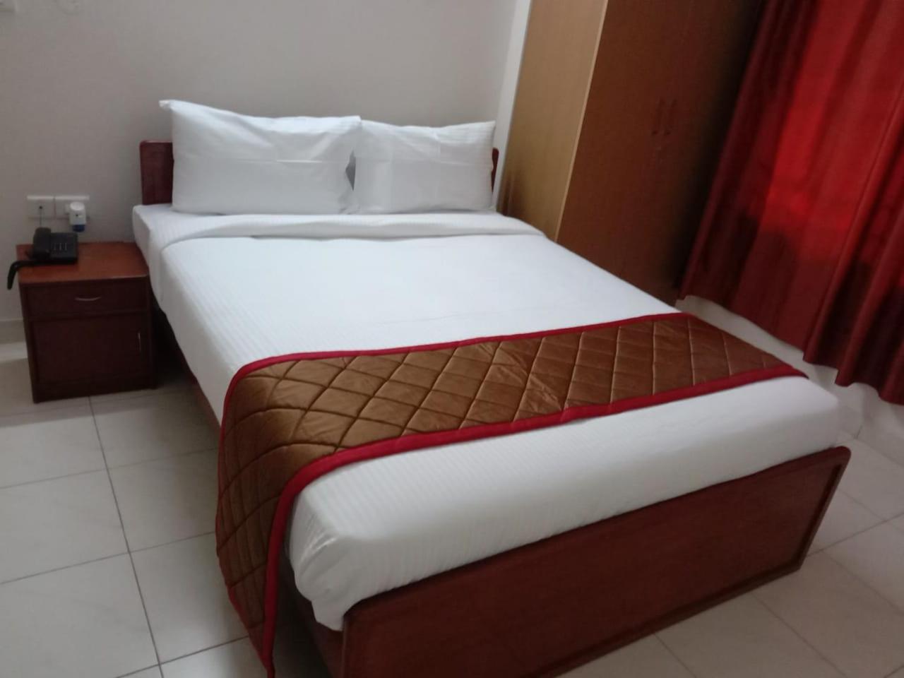 Deluxe Queen Room - Photo 6