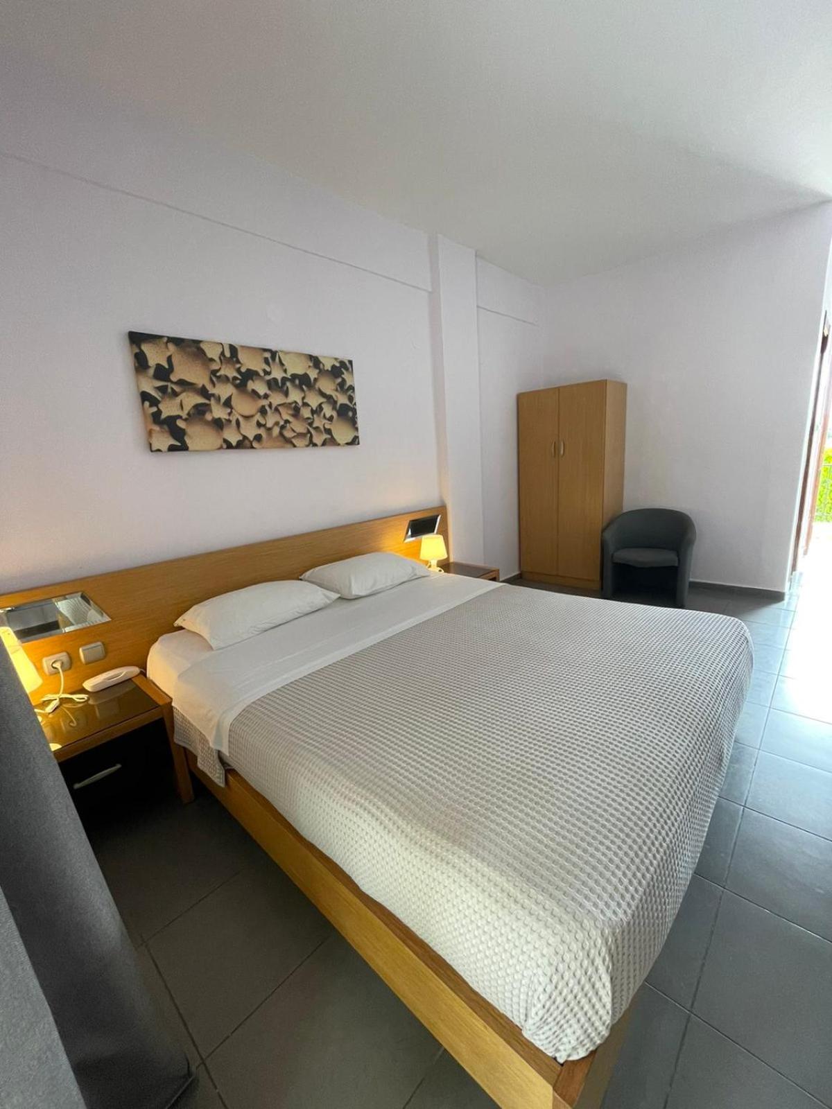 Budget Double Room photo 2