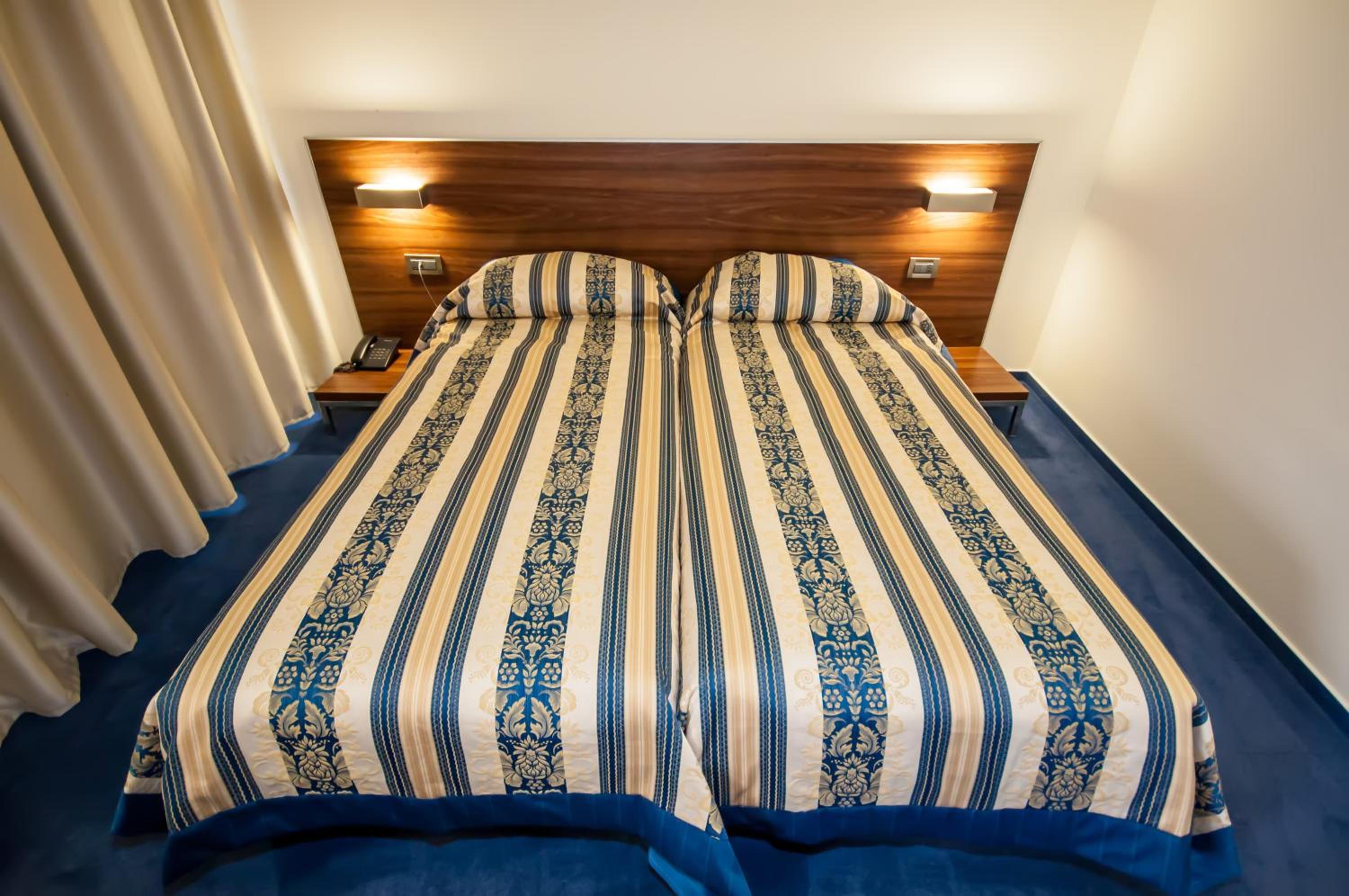 Special Offer - Double Room  with Balcony and Sea View - Half Board Included photo 1