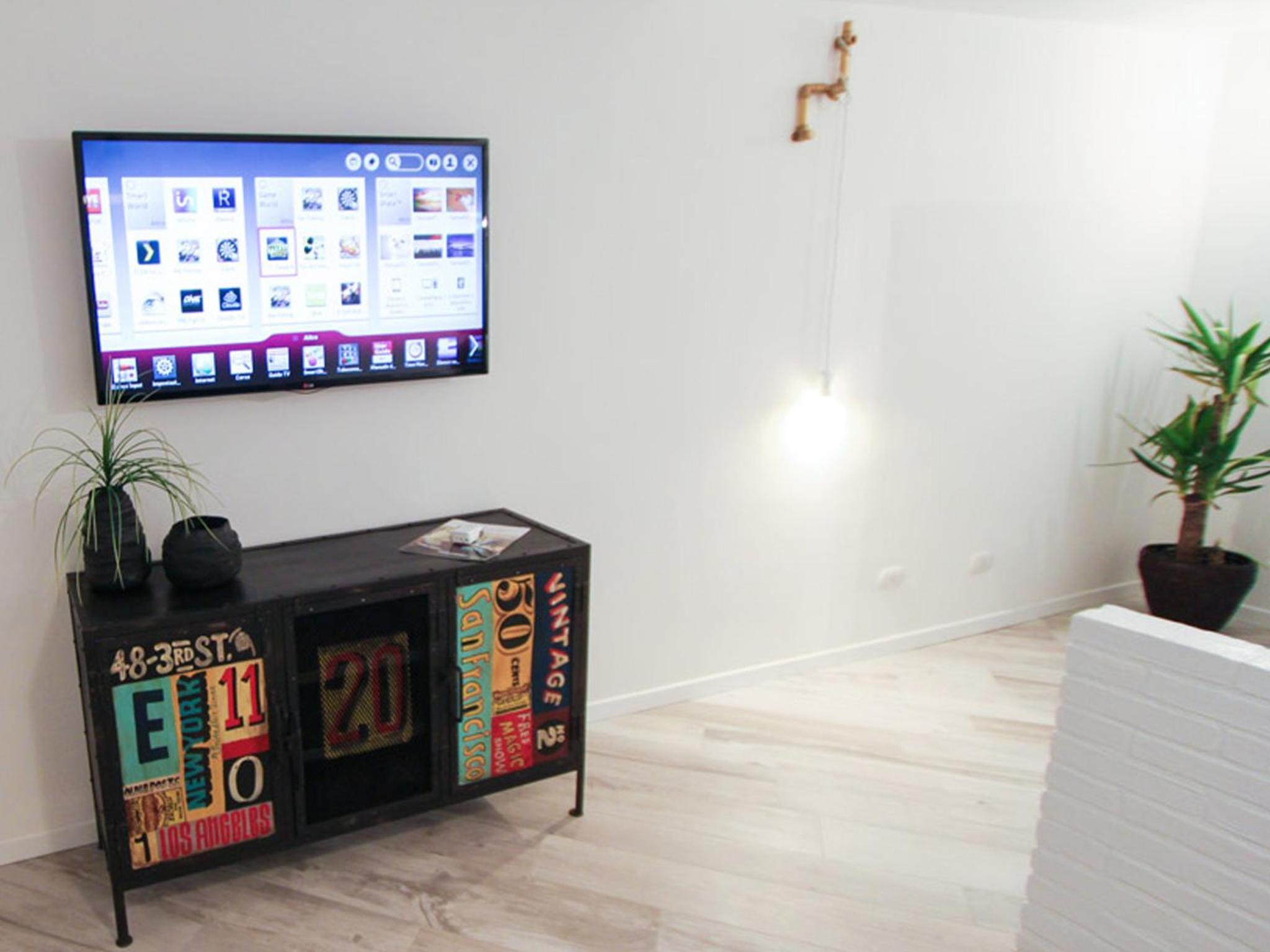 One-Bedroom Apartment - Photo 17