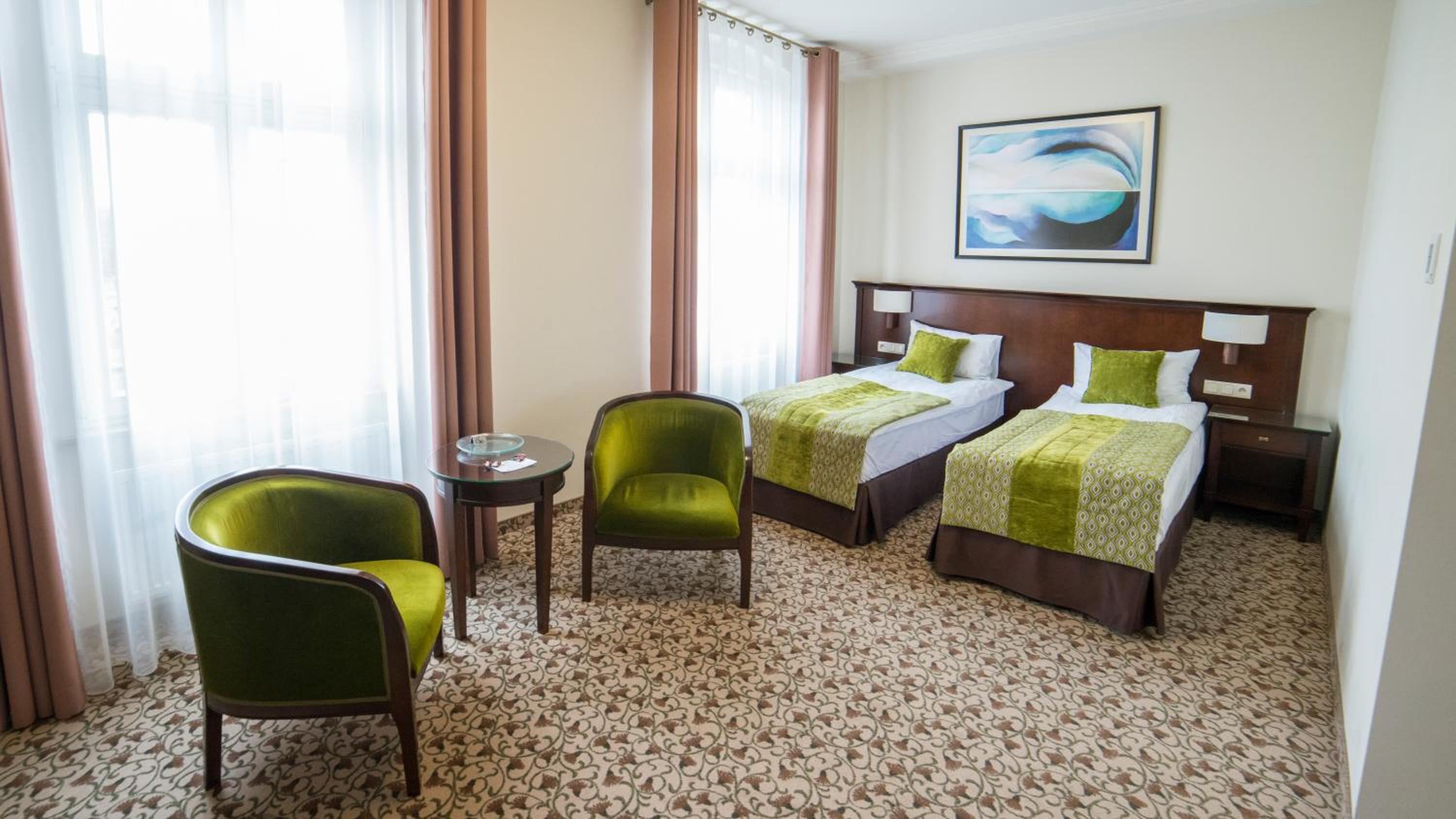 Double or Twin Room - Photo 4