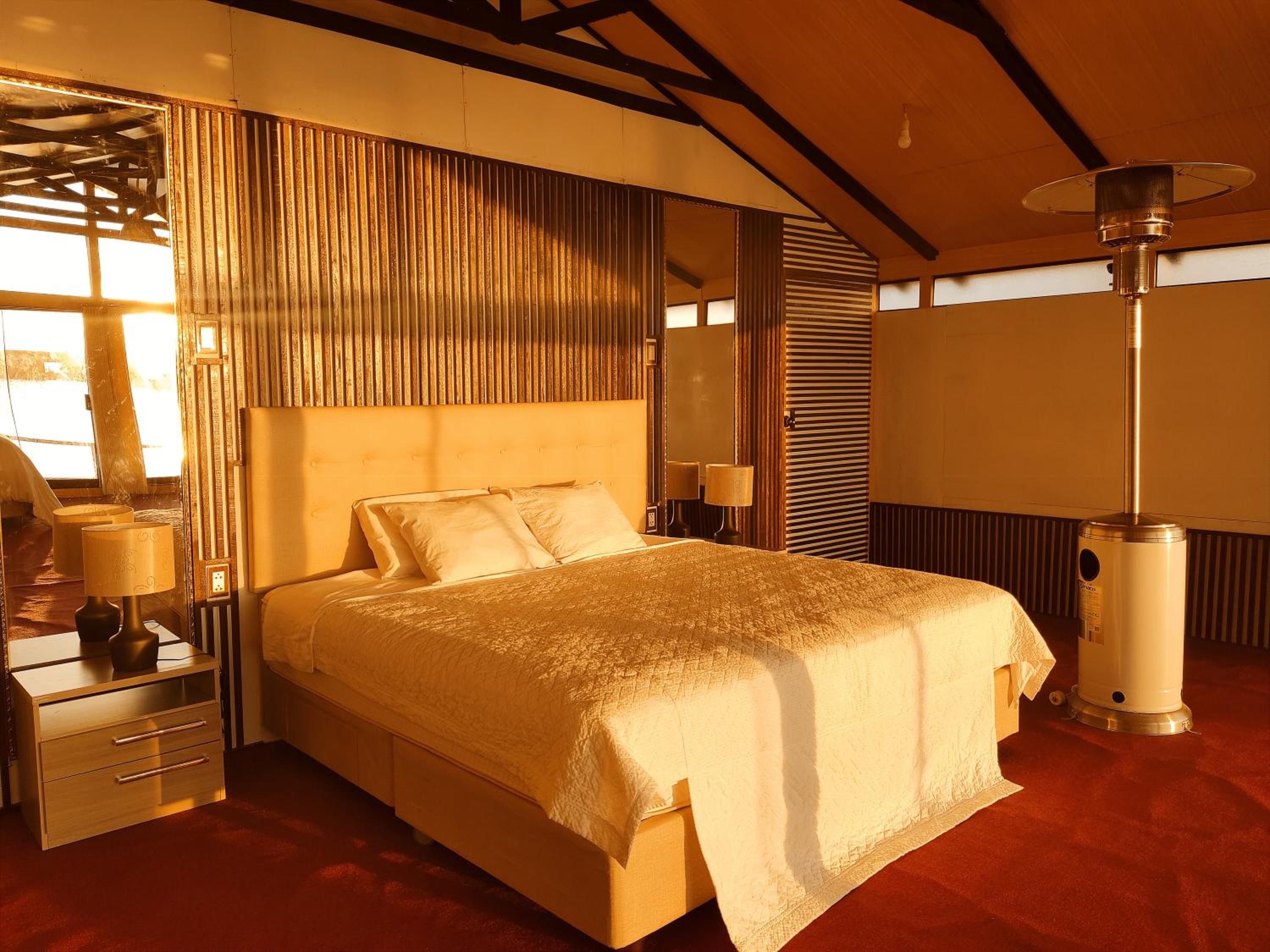 Superior King Suite photo 1