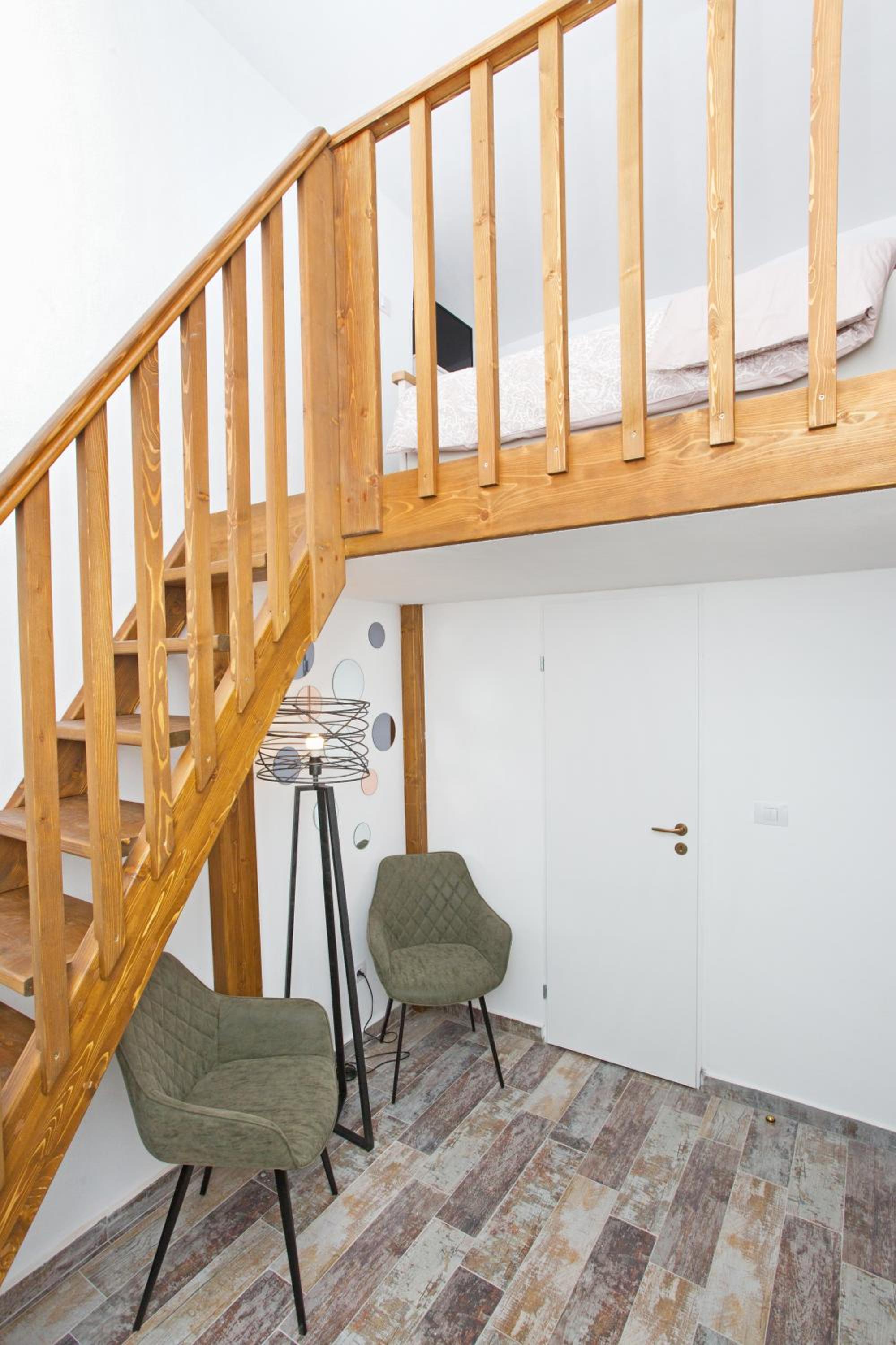 Studio - Split Level - Photo 30