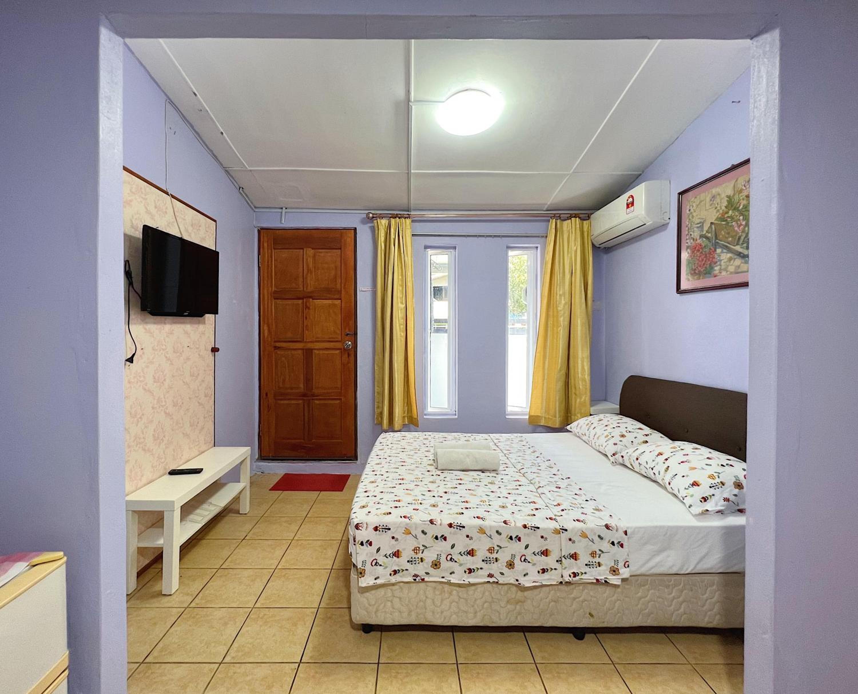 Comfort Triple Room with Shower photo 2