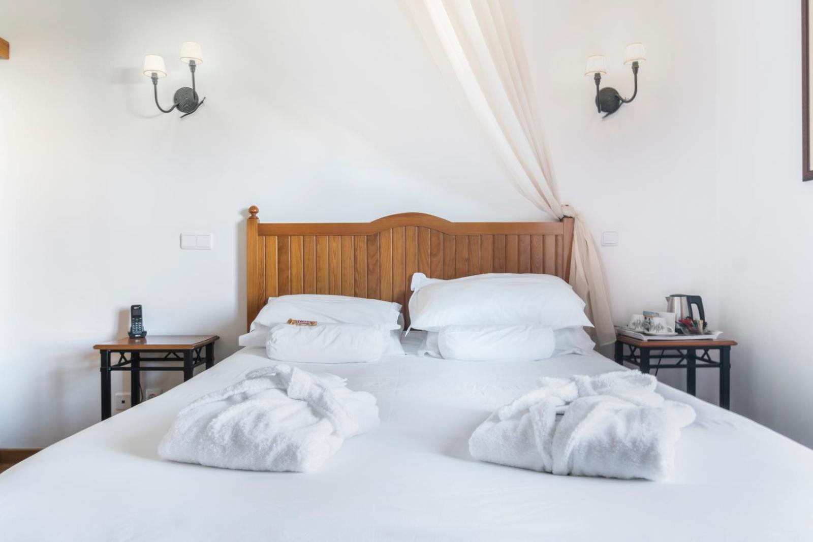 Double Room - Photo 5