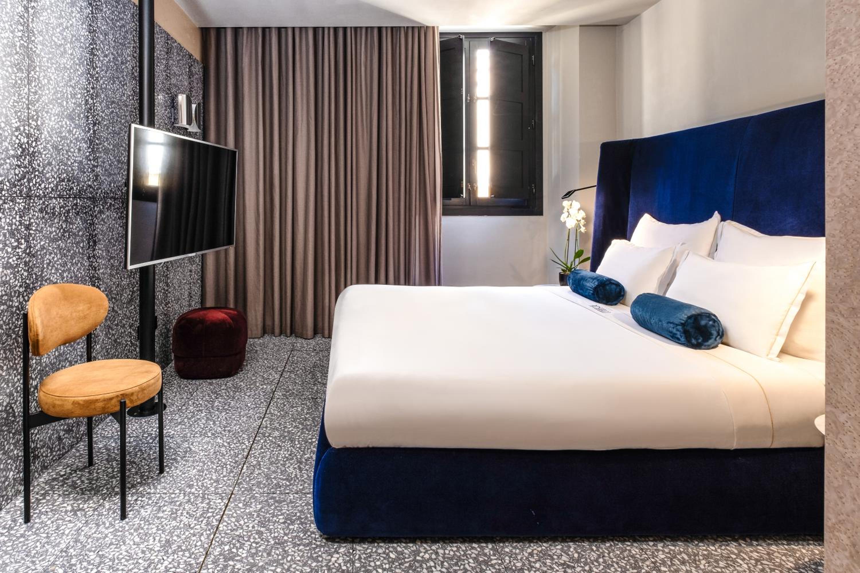 Deluxe Double or Twin Room photo 3