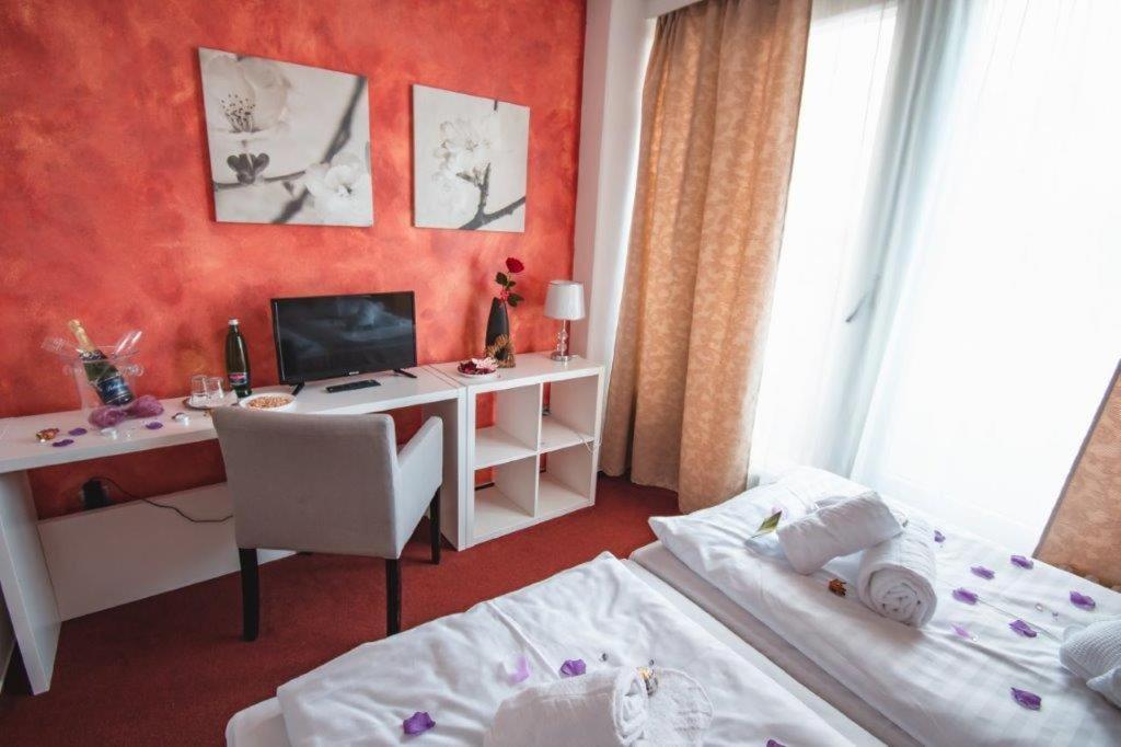 Double or Twin Room photo 2