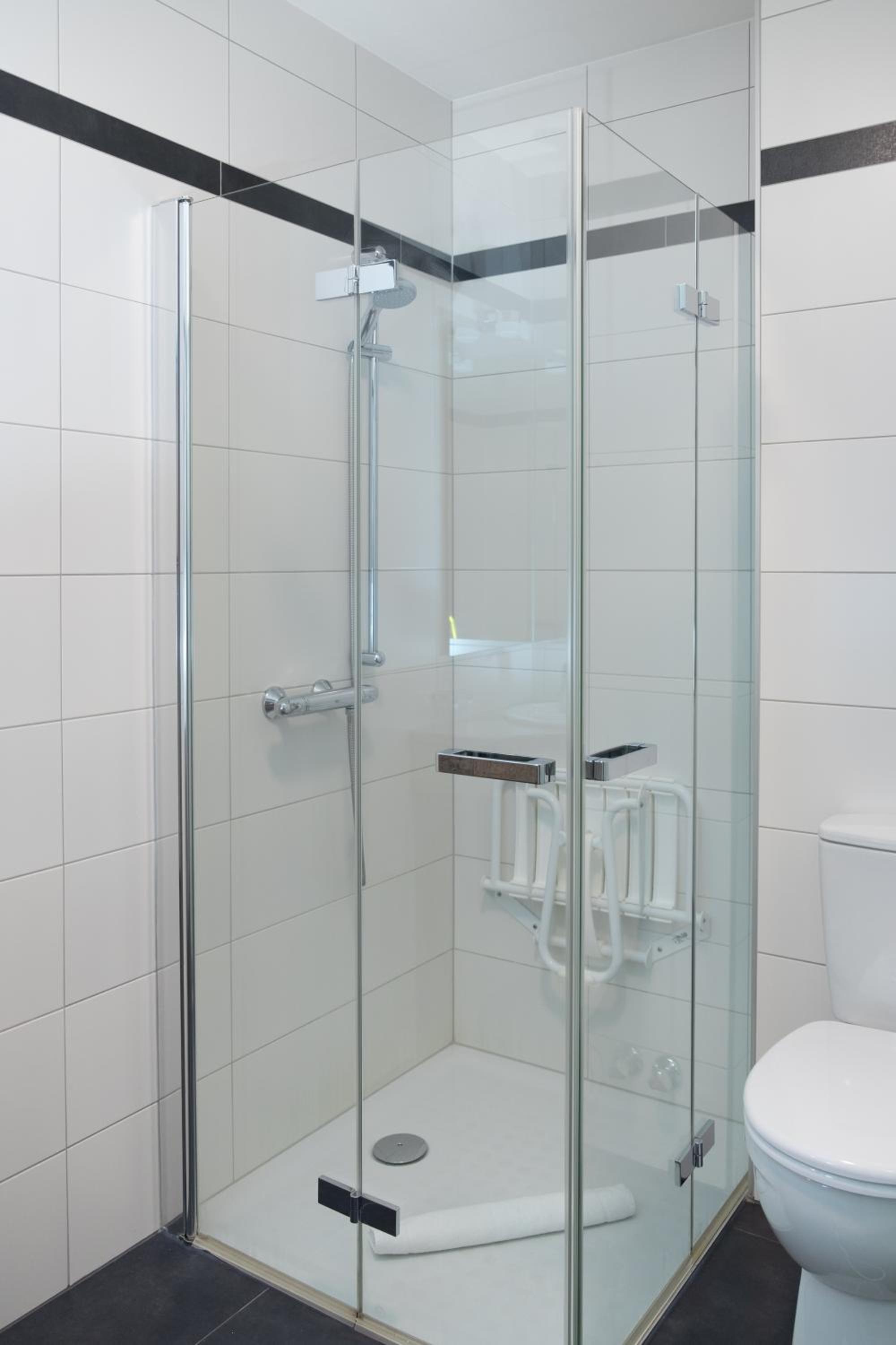 Deluxe Double or Twin Room with Balcony - Photo 3