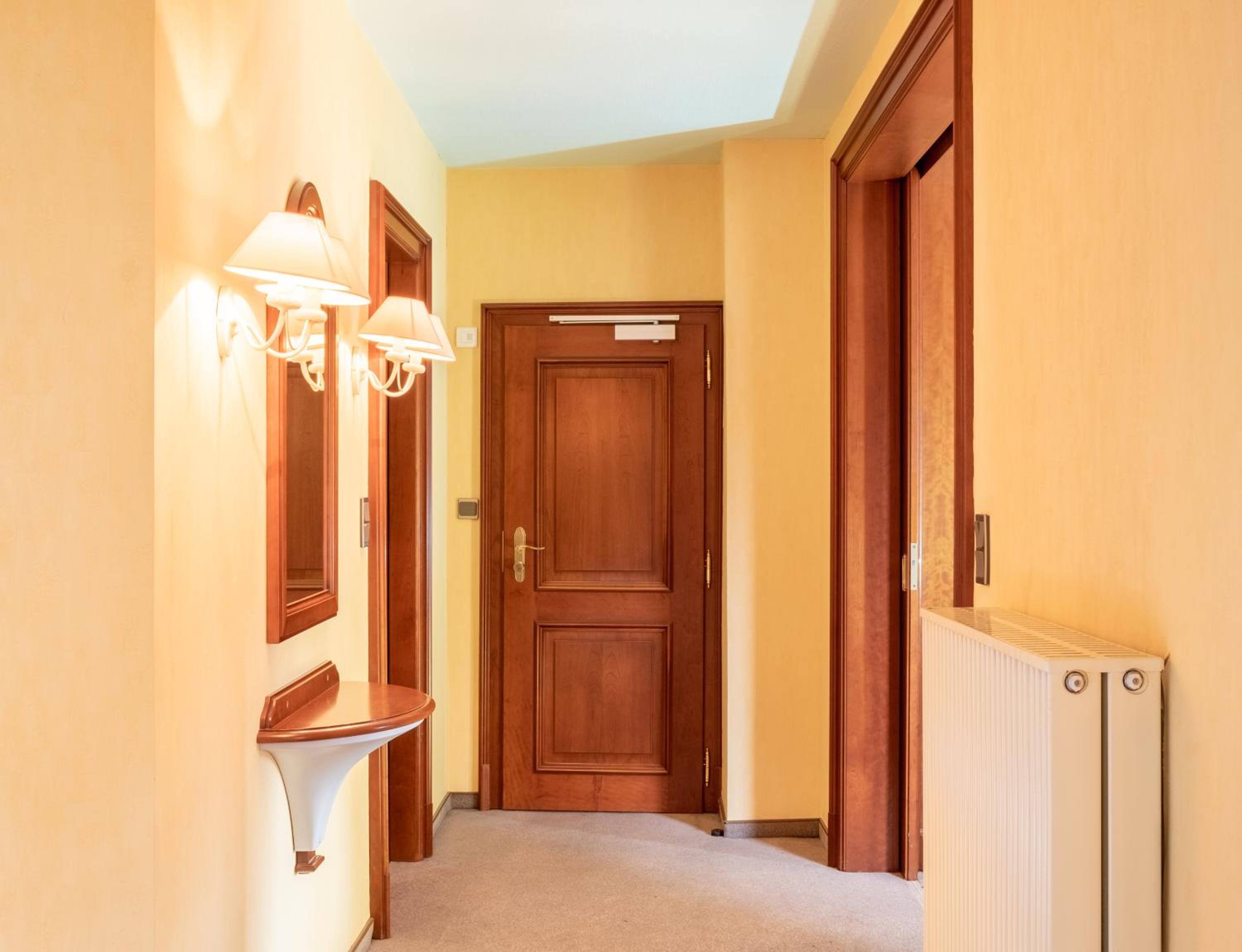 Family Room - Photo 18