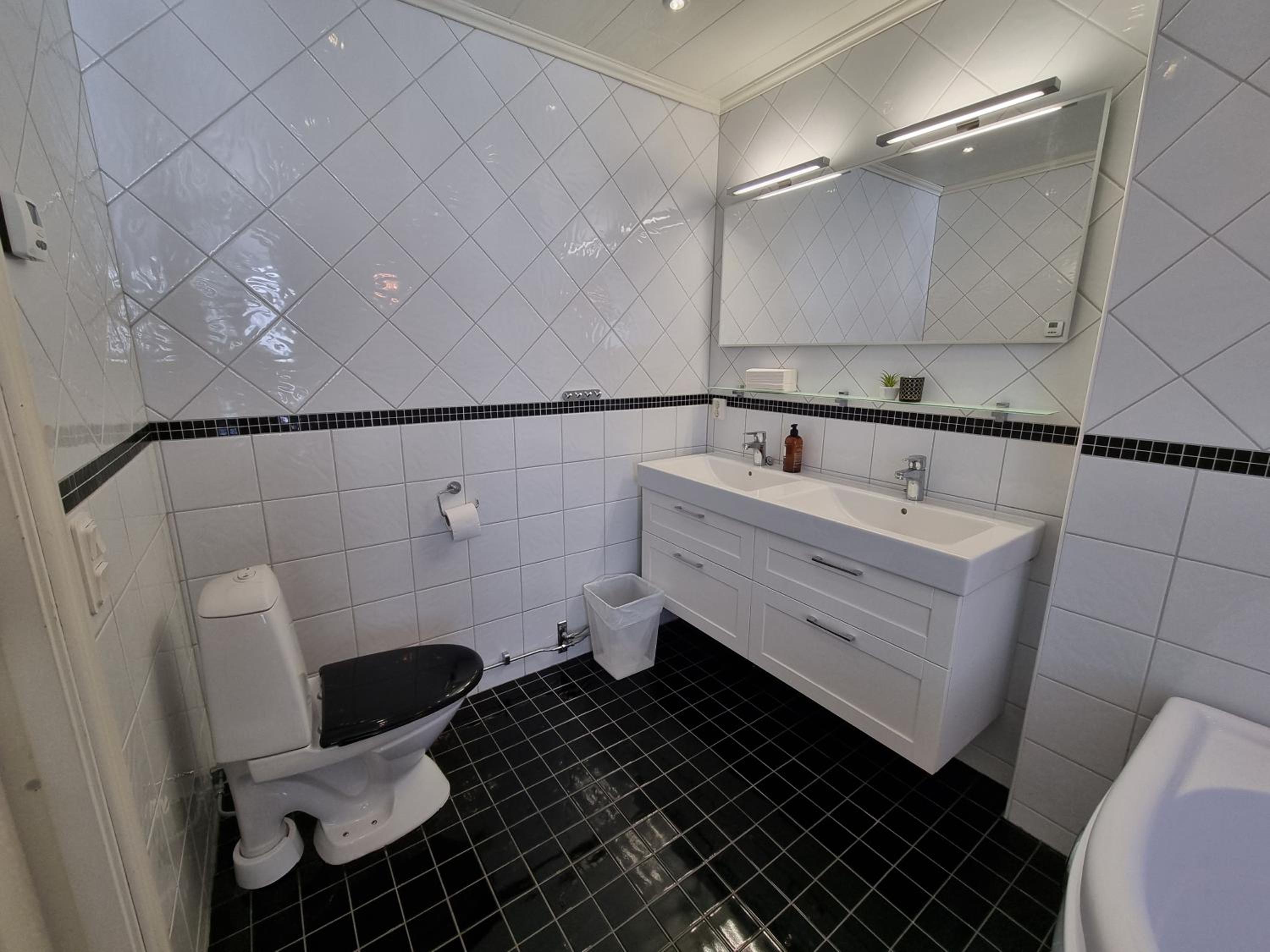 Budget Double or Twin Room - Photo 5