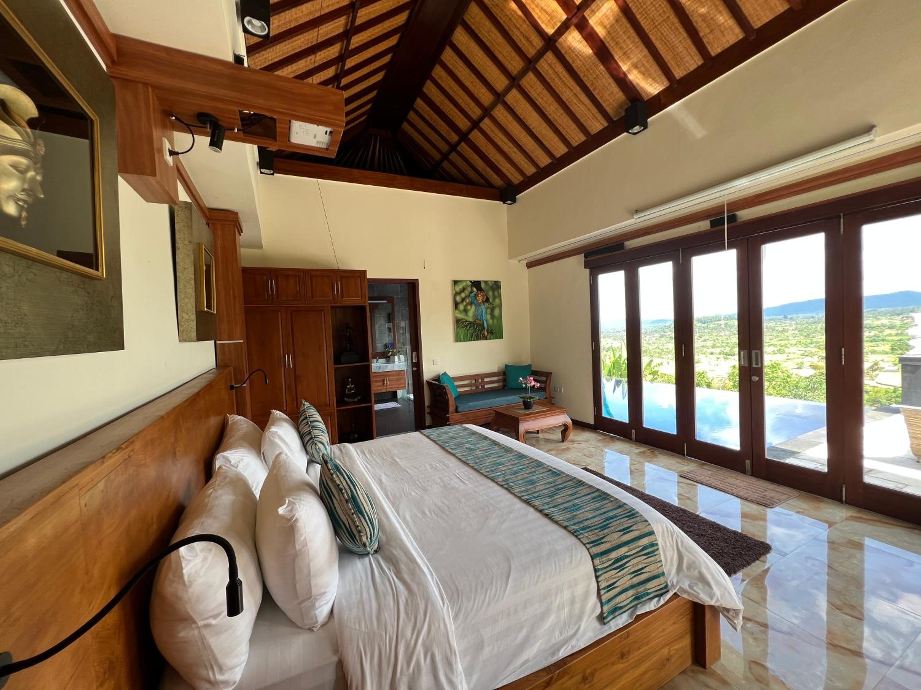 Villa with Private Pool - Photo 39