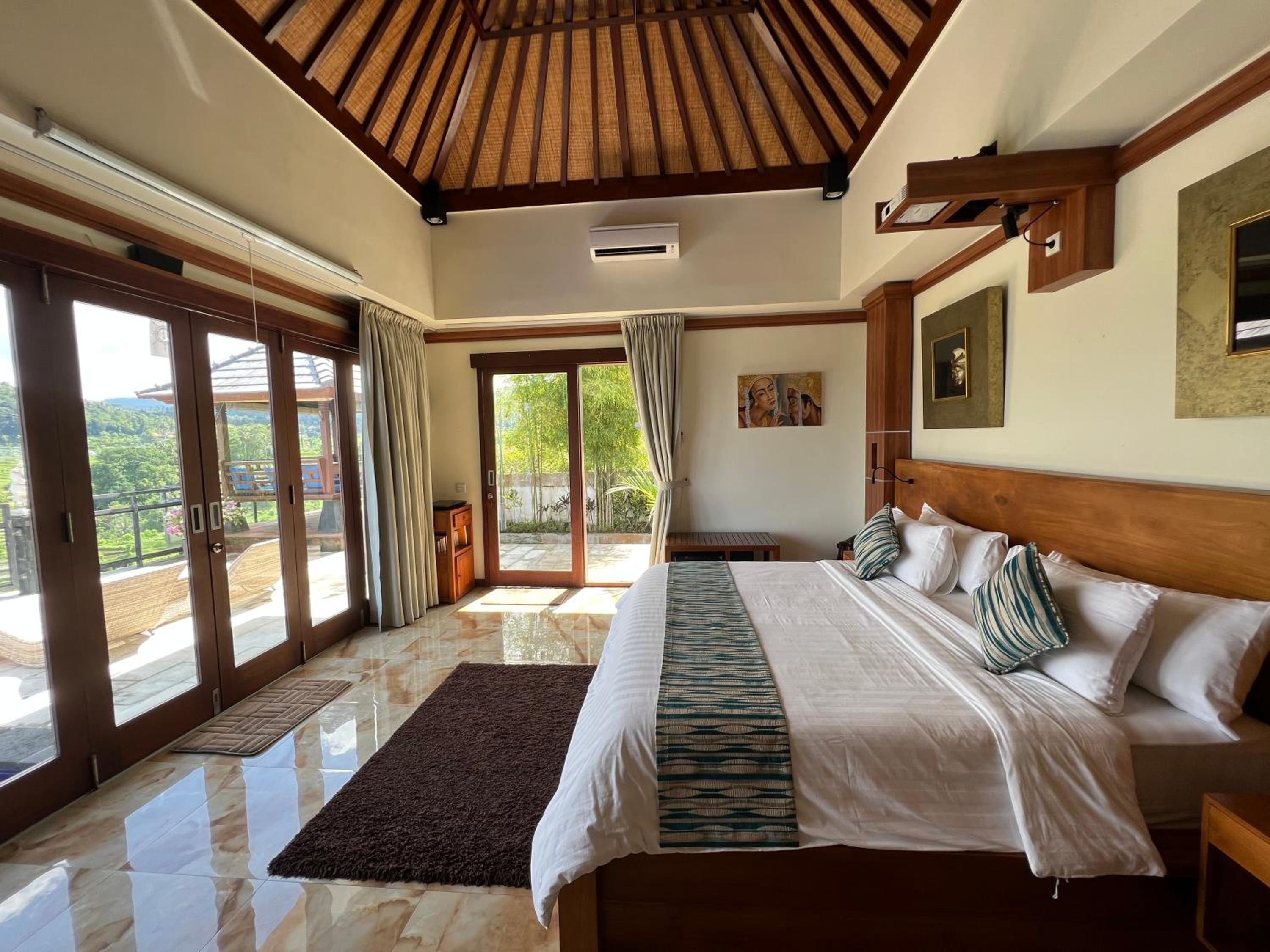 Villa with Private Pool - Photo 35