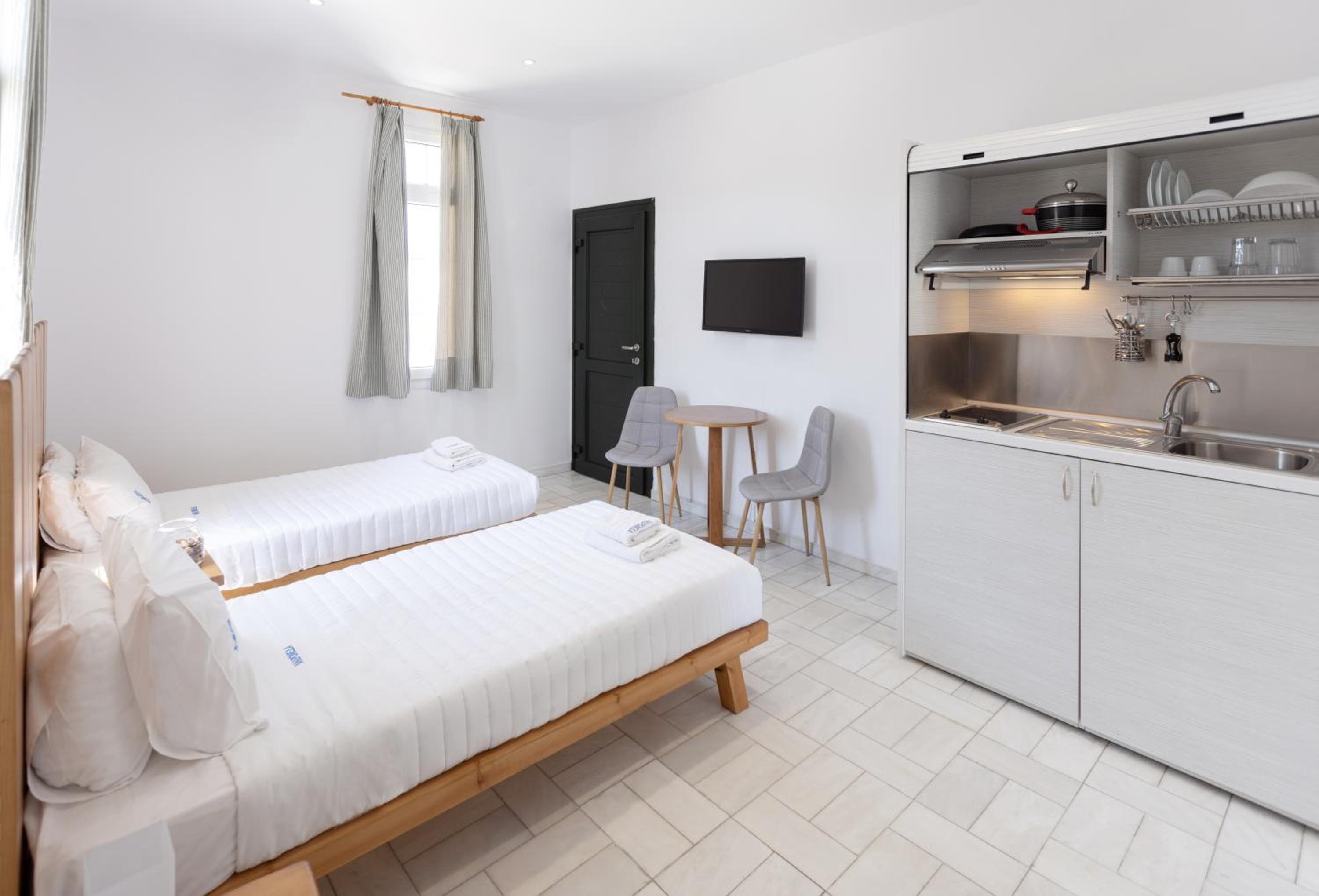 Studio (2 Adults) - Photo 25