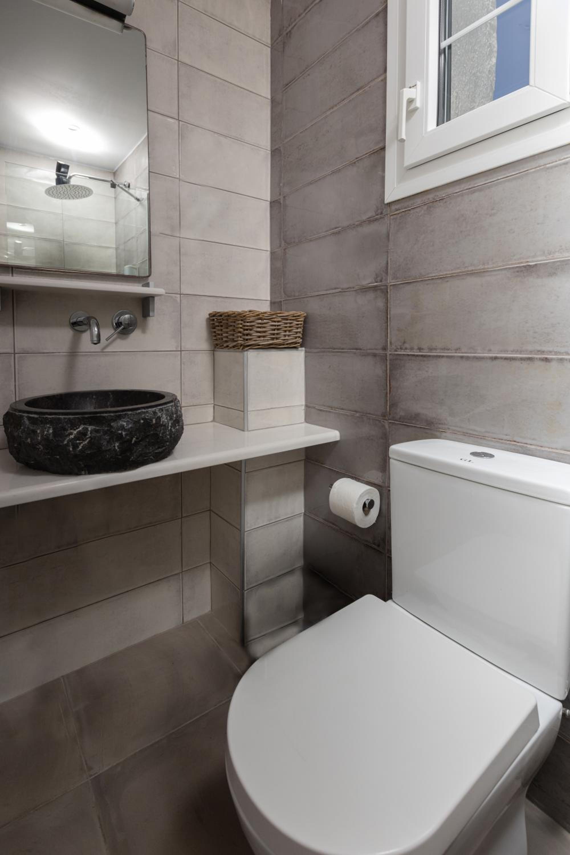 Studio (2 Adults) - Photo 28