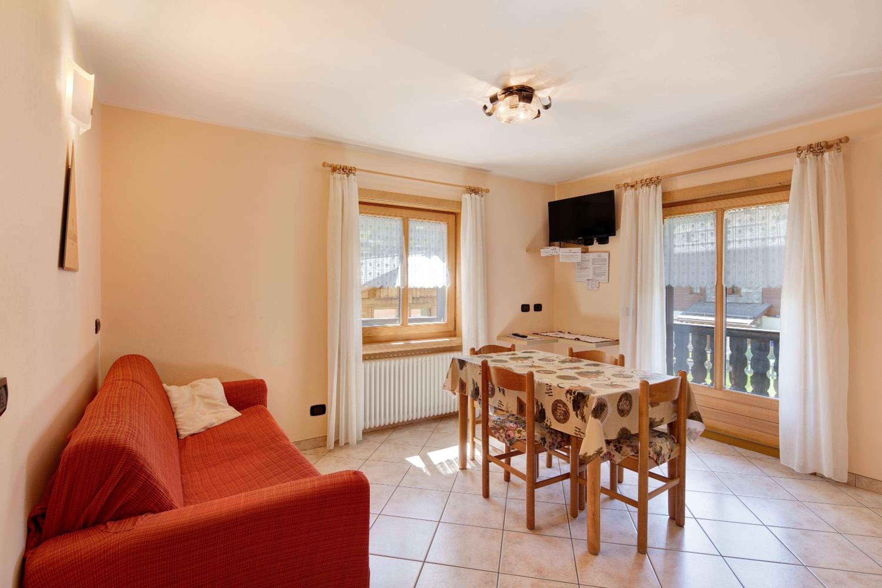 Two-Bedroom Deluxe Apartment with Balcony