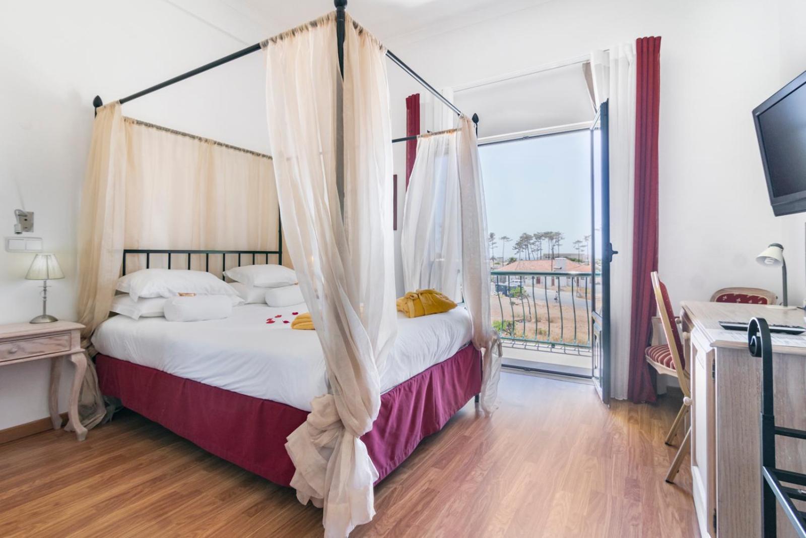 Twin Room - Photo 6