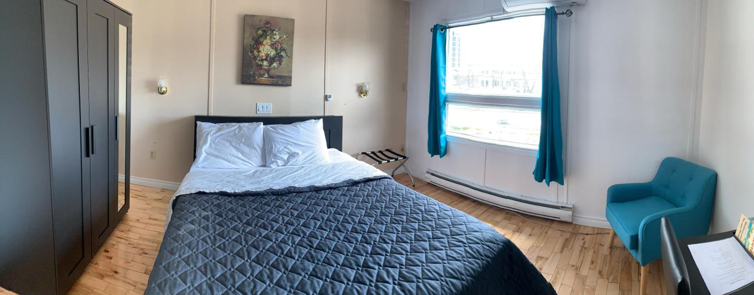 Deluxe Room (2 Adults + 1 Child)