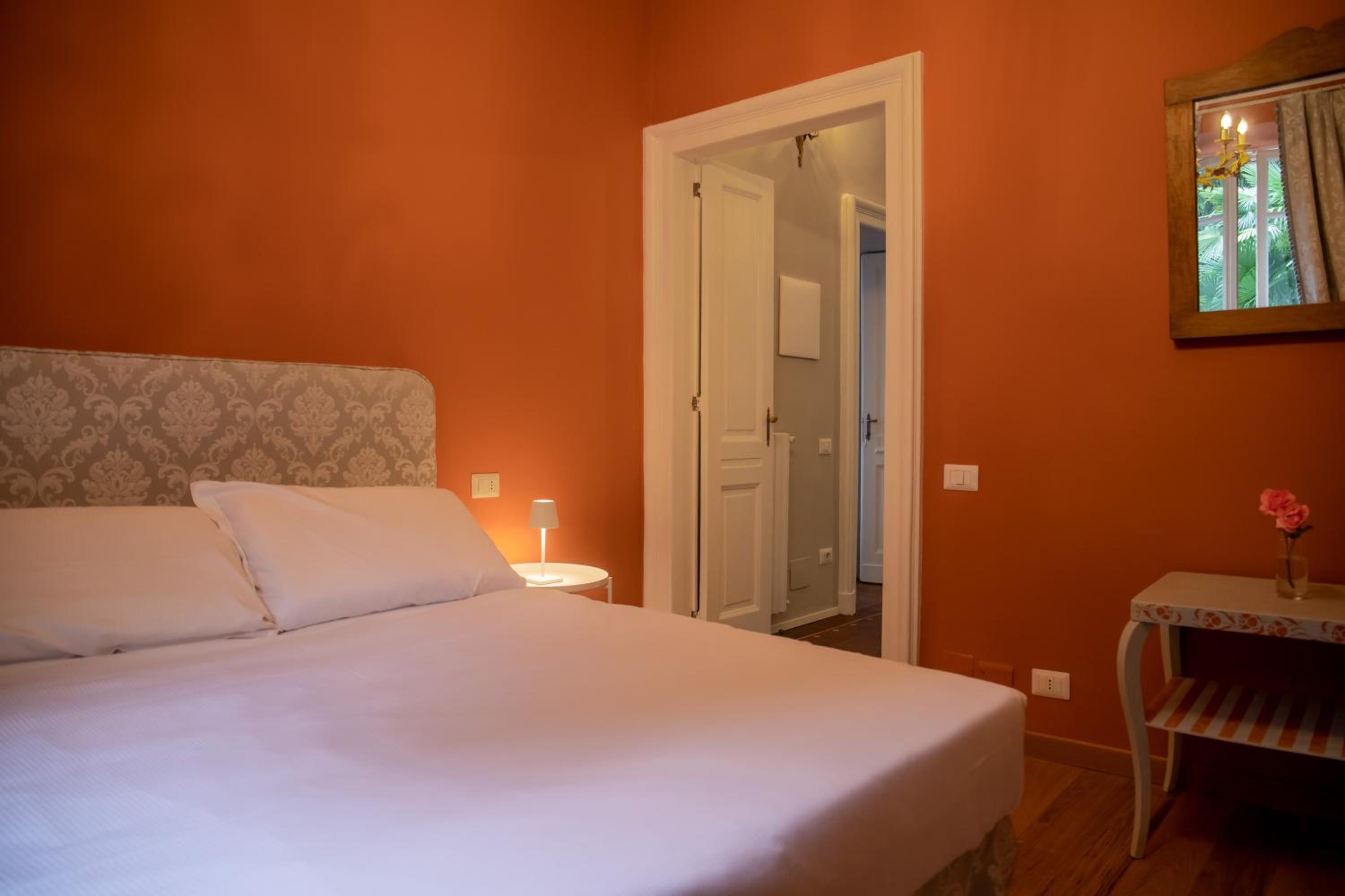 Large Double Room photo 1