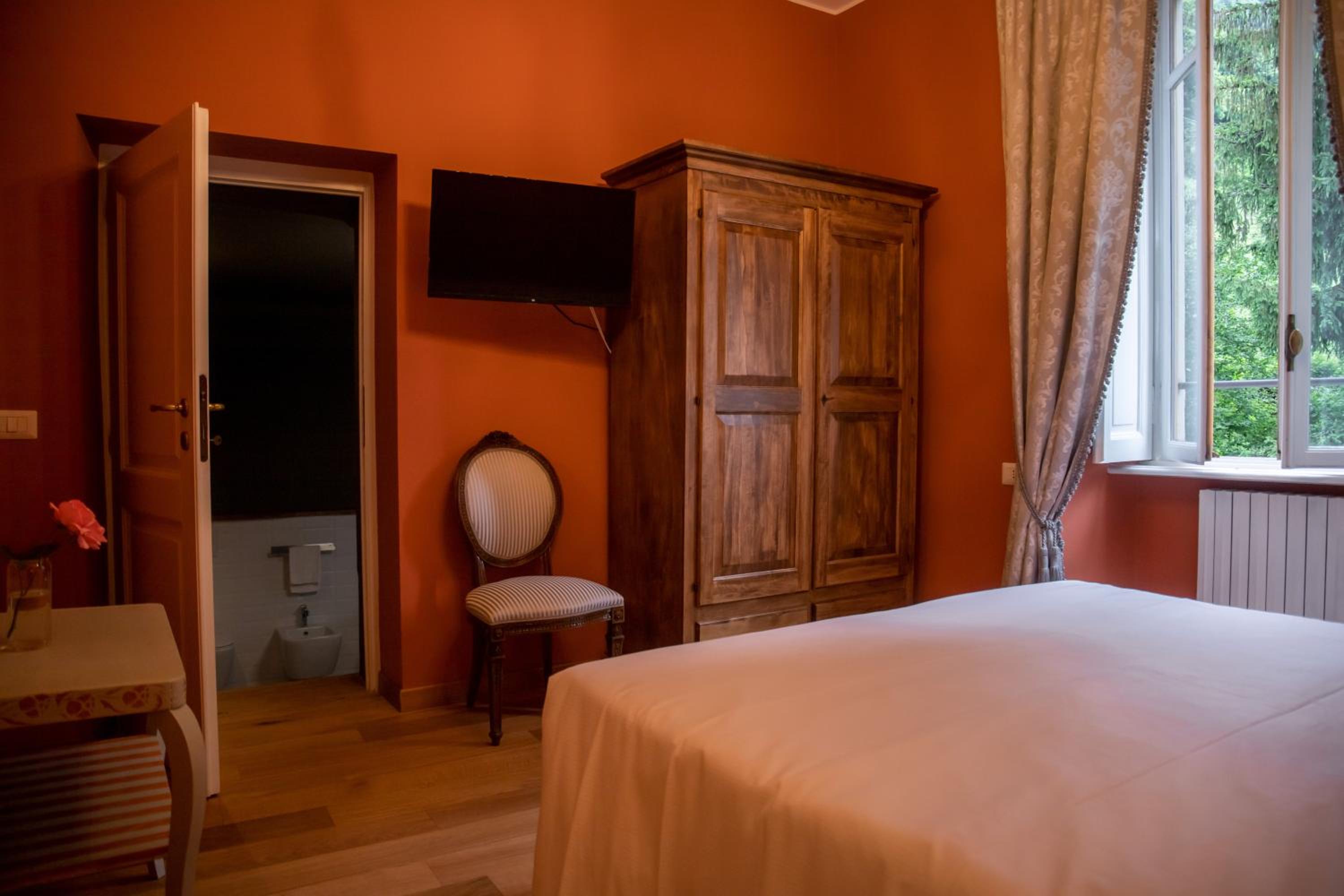 Large Double Room photo 3