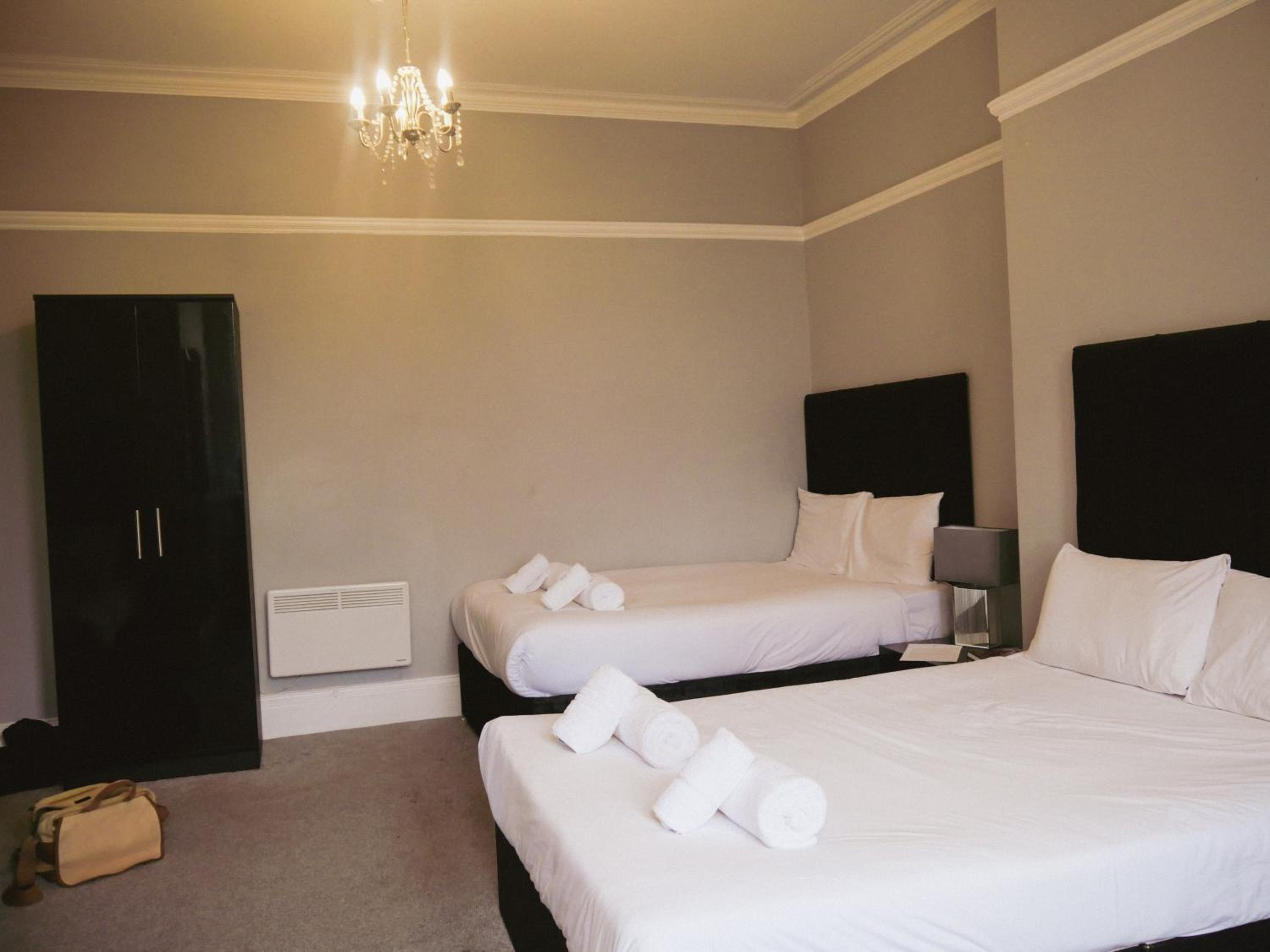 Executive Suite - Photo 12