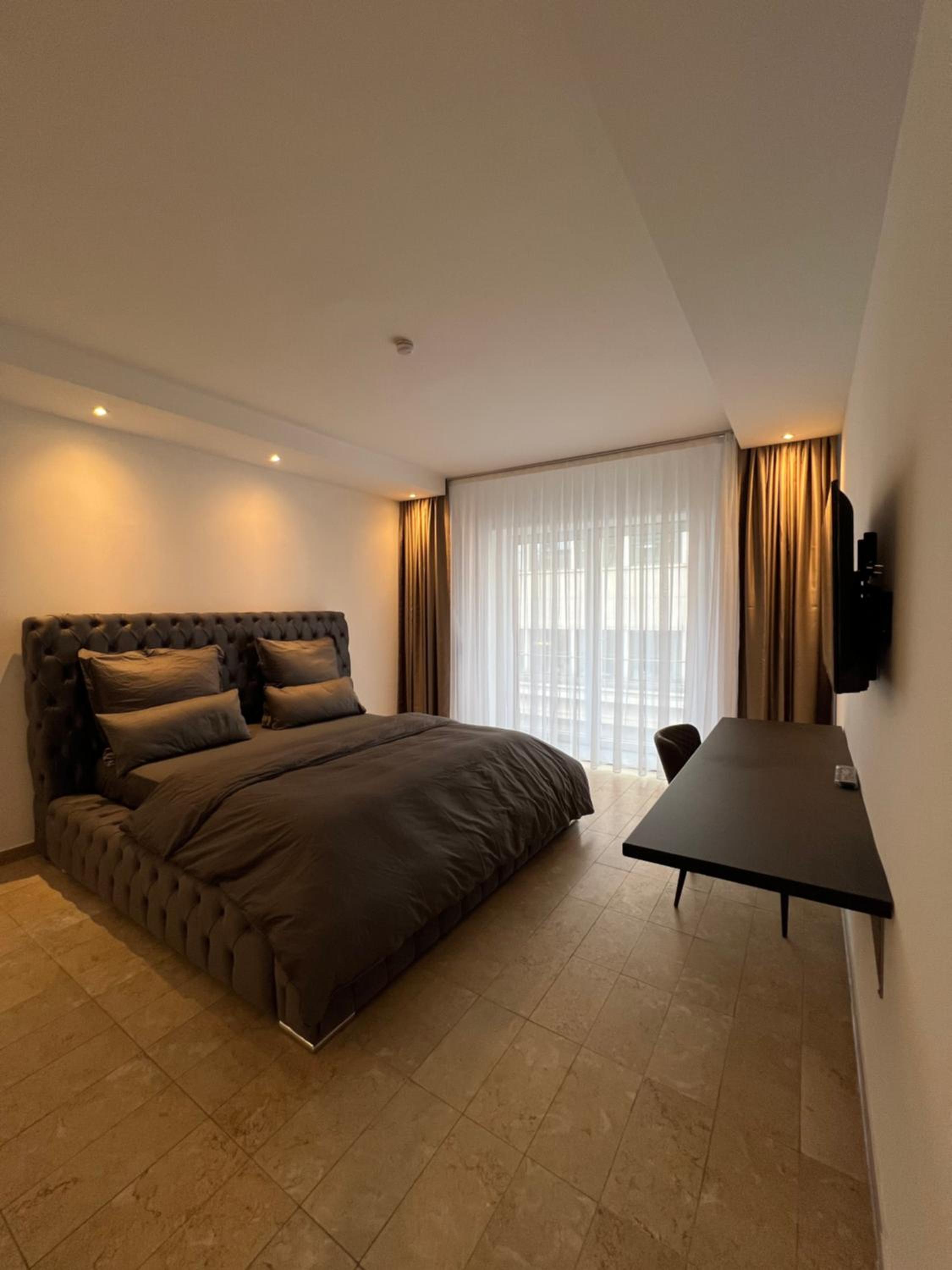 Deluxe Double Room with Bath - Photo 1