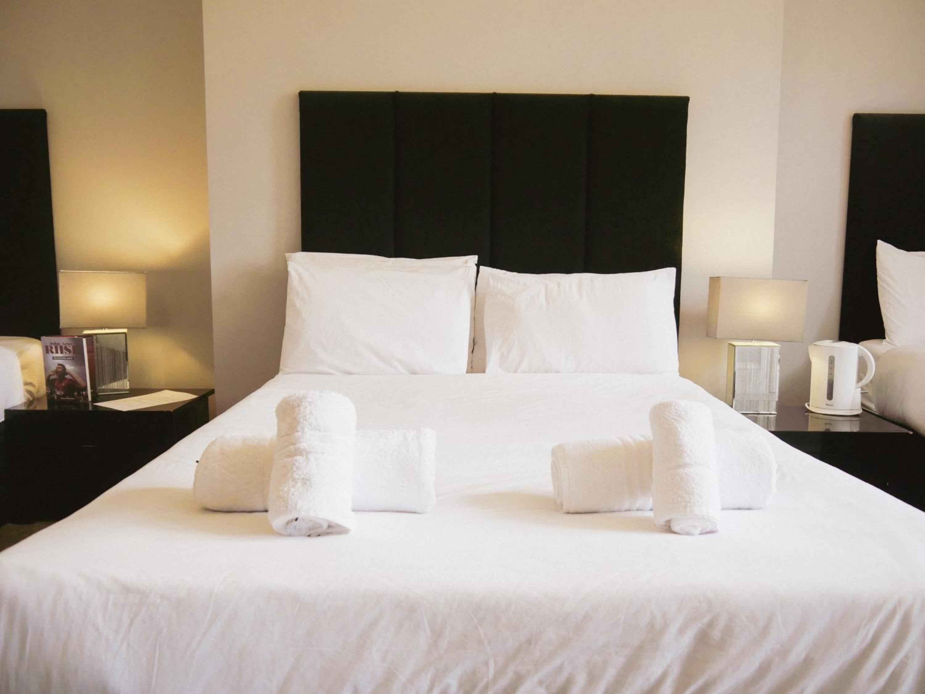 Executive Suite - Photo 4
