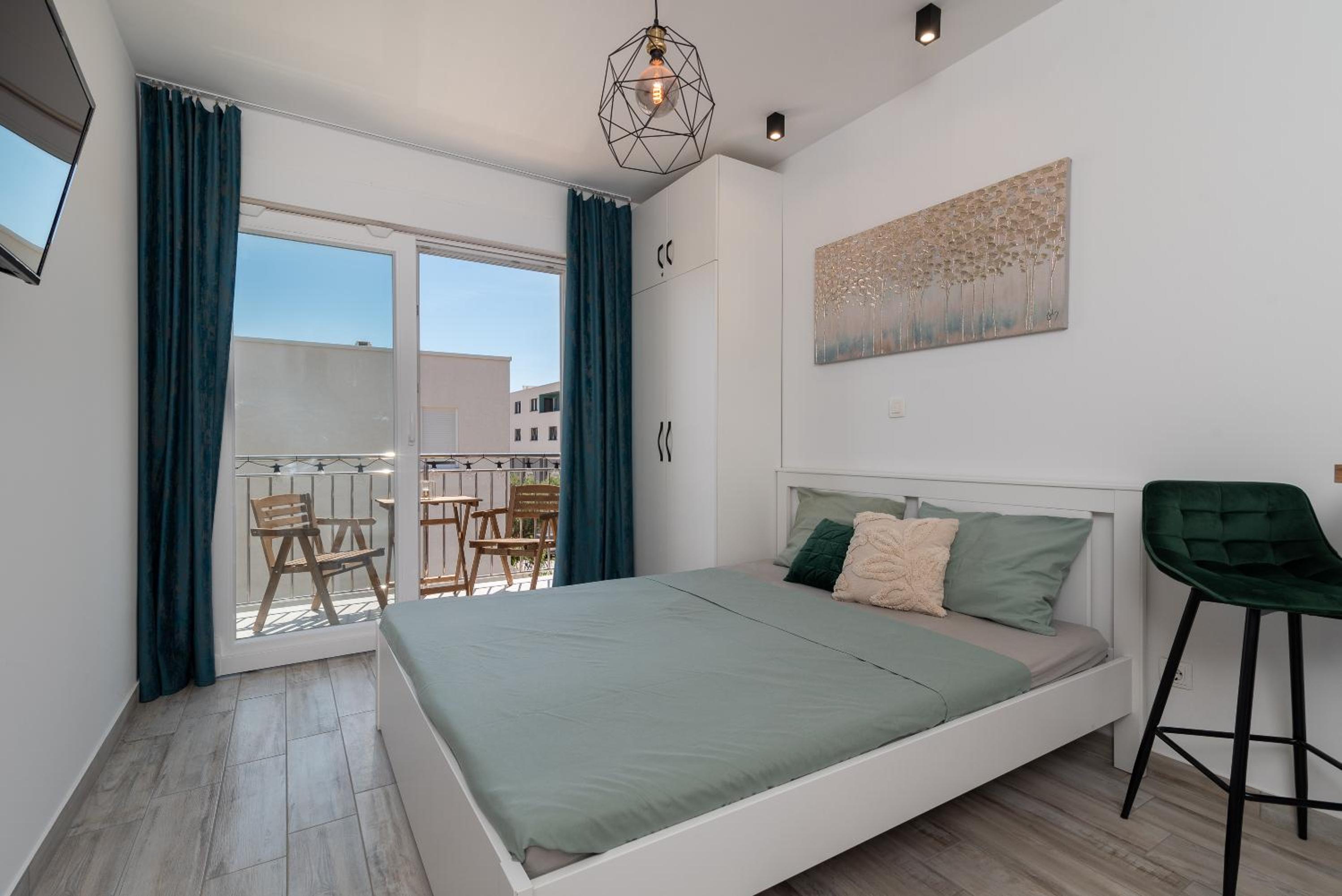 Studio Apartment