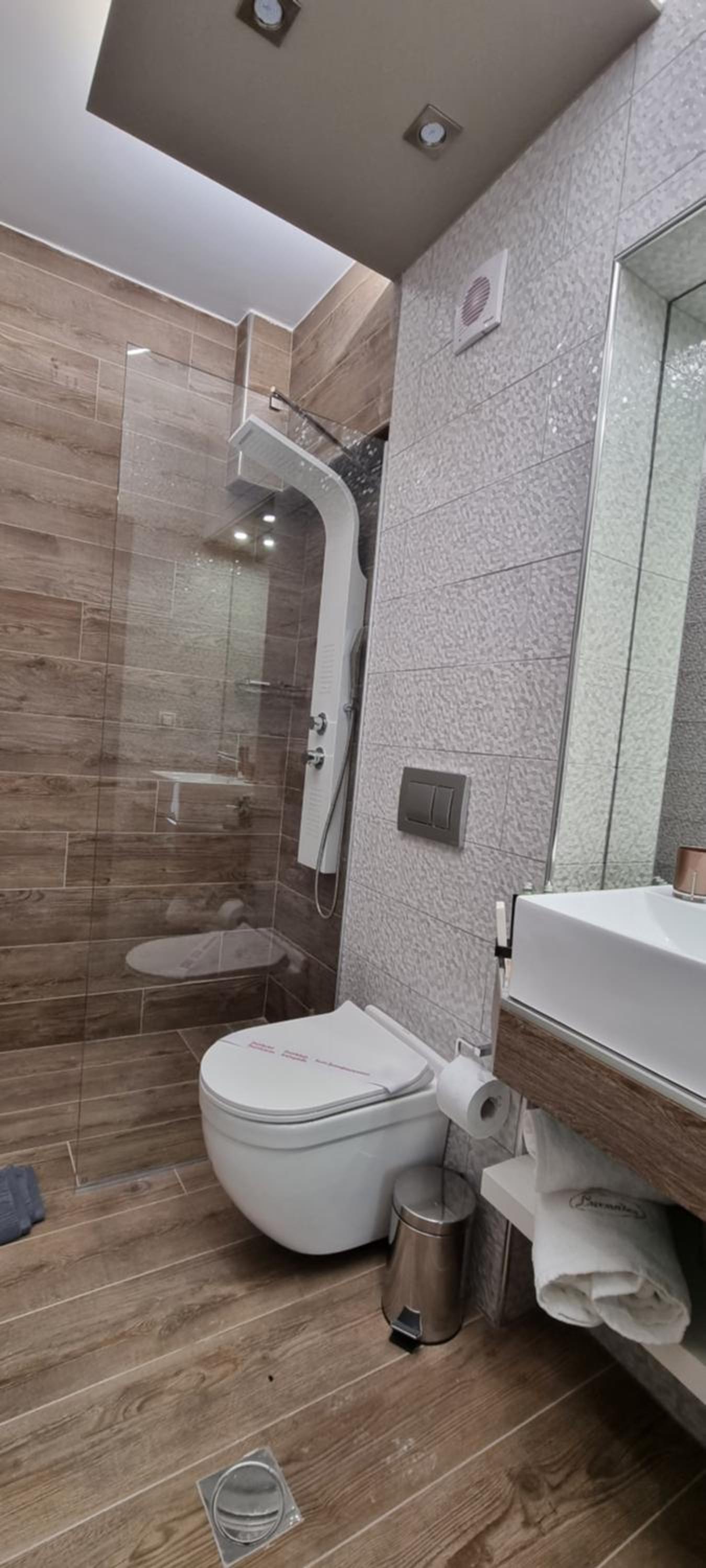 Deluxe Junior Suite photo 2