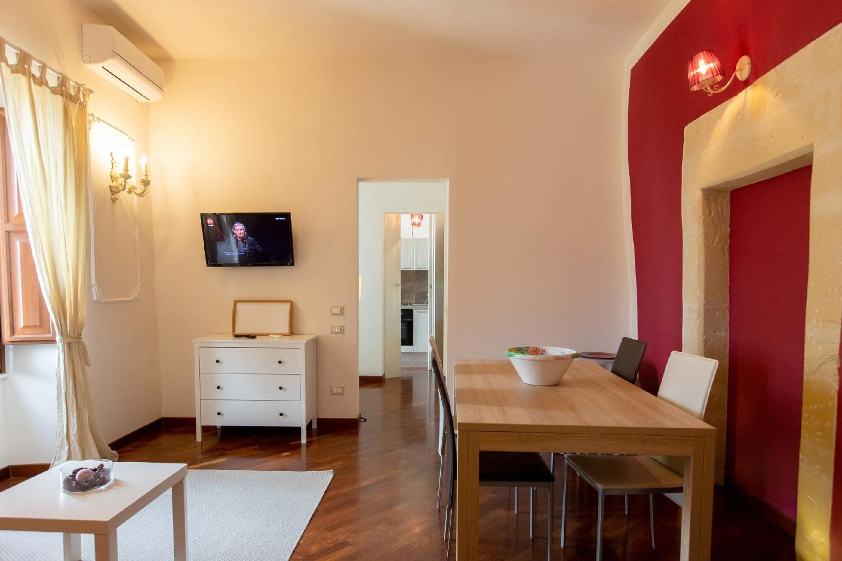 One-Bedroom Suite - Photo 8
