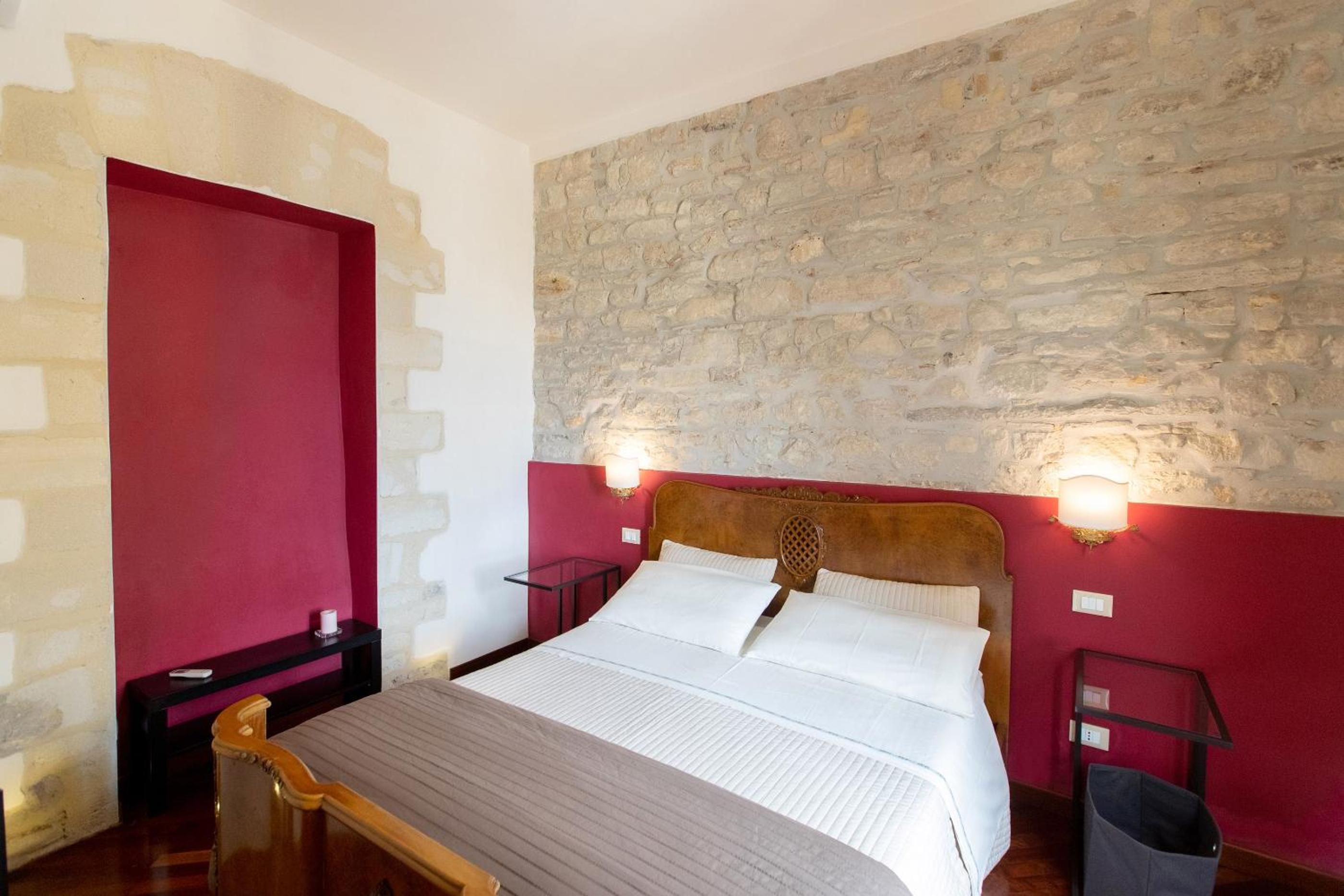 One-Bedroom Suite - Photo 19