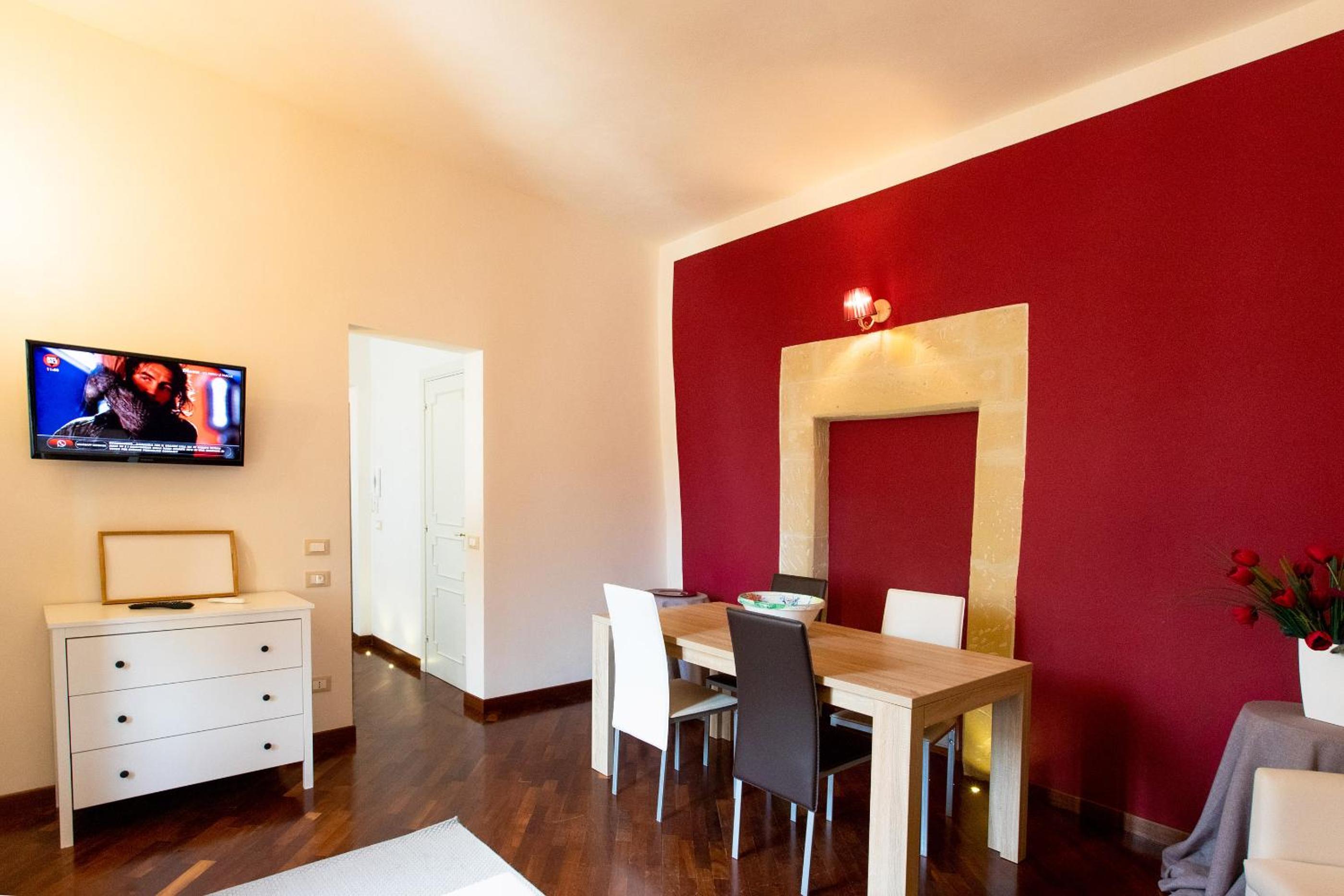 One-Bedroom Suite - Photo 5